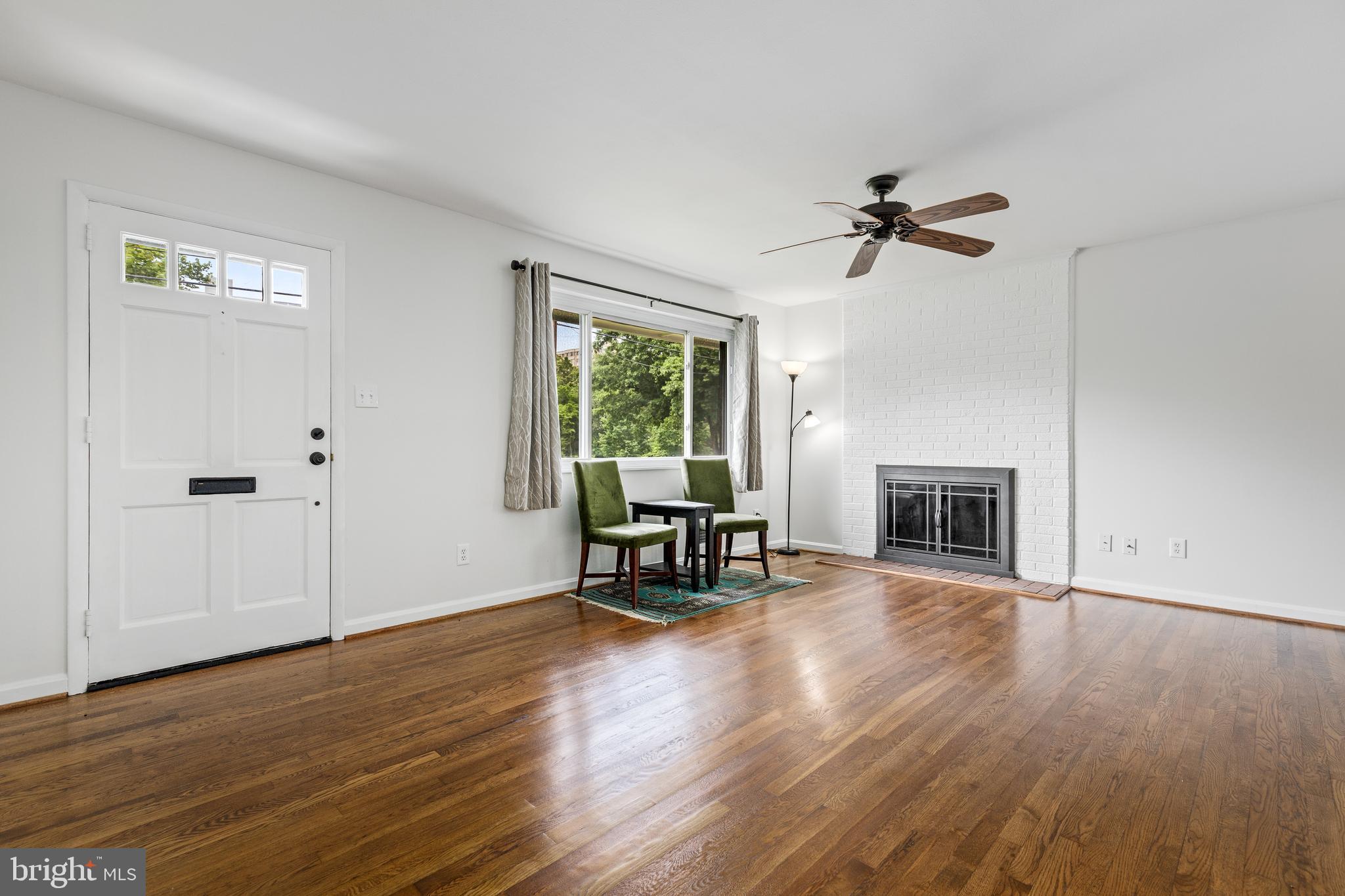 Real estate listing preview #4