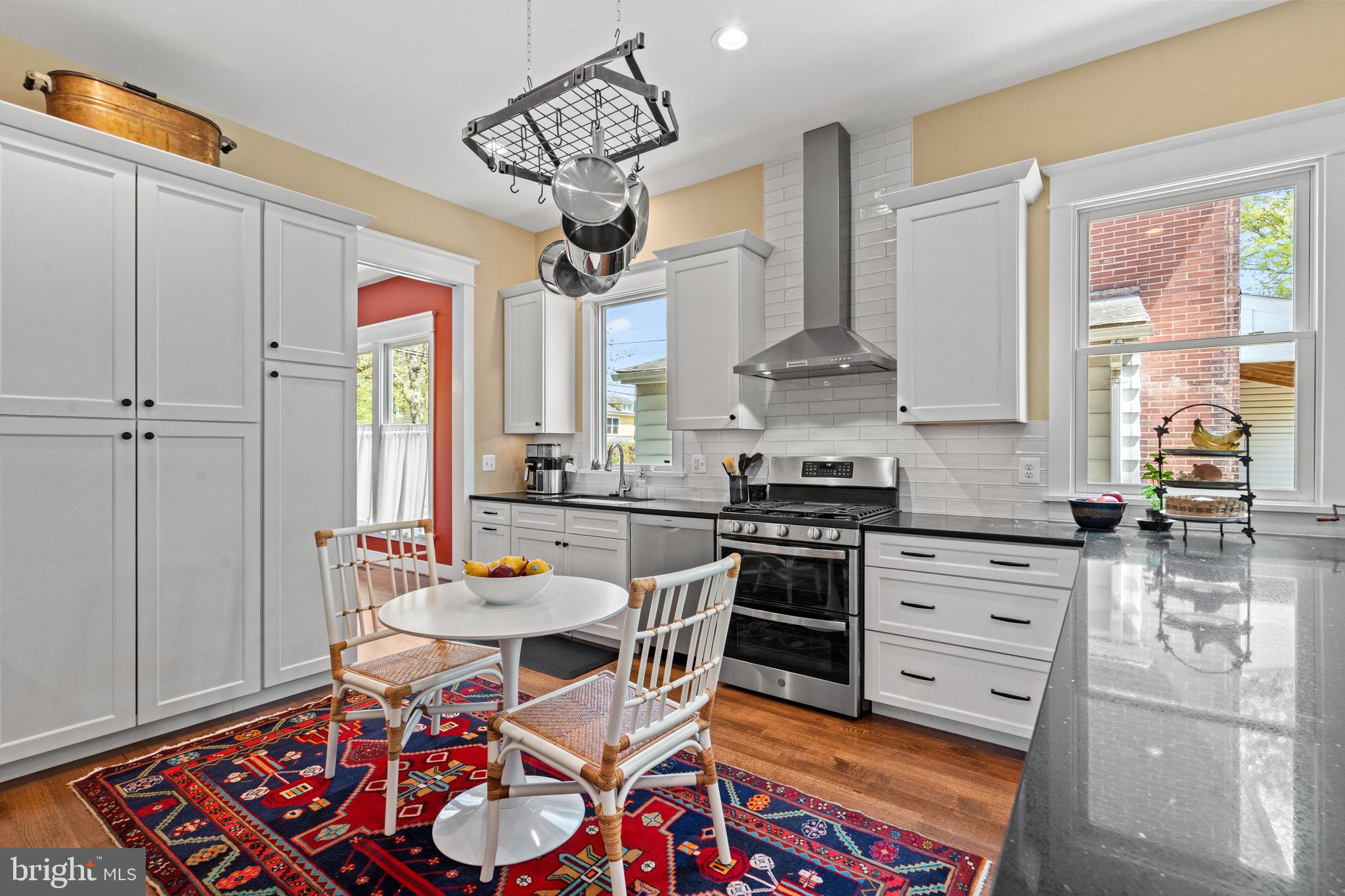 Real estate listing preview #8