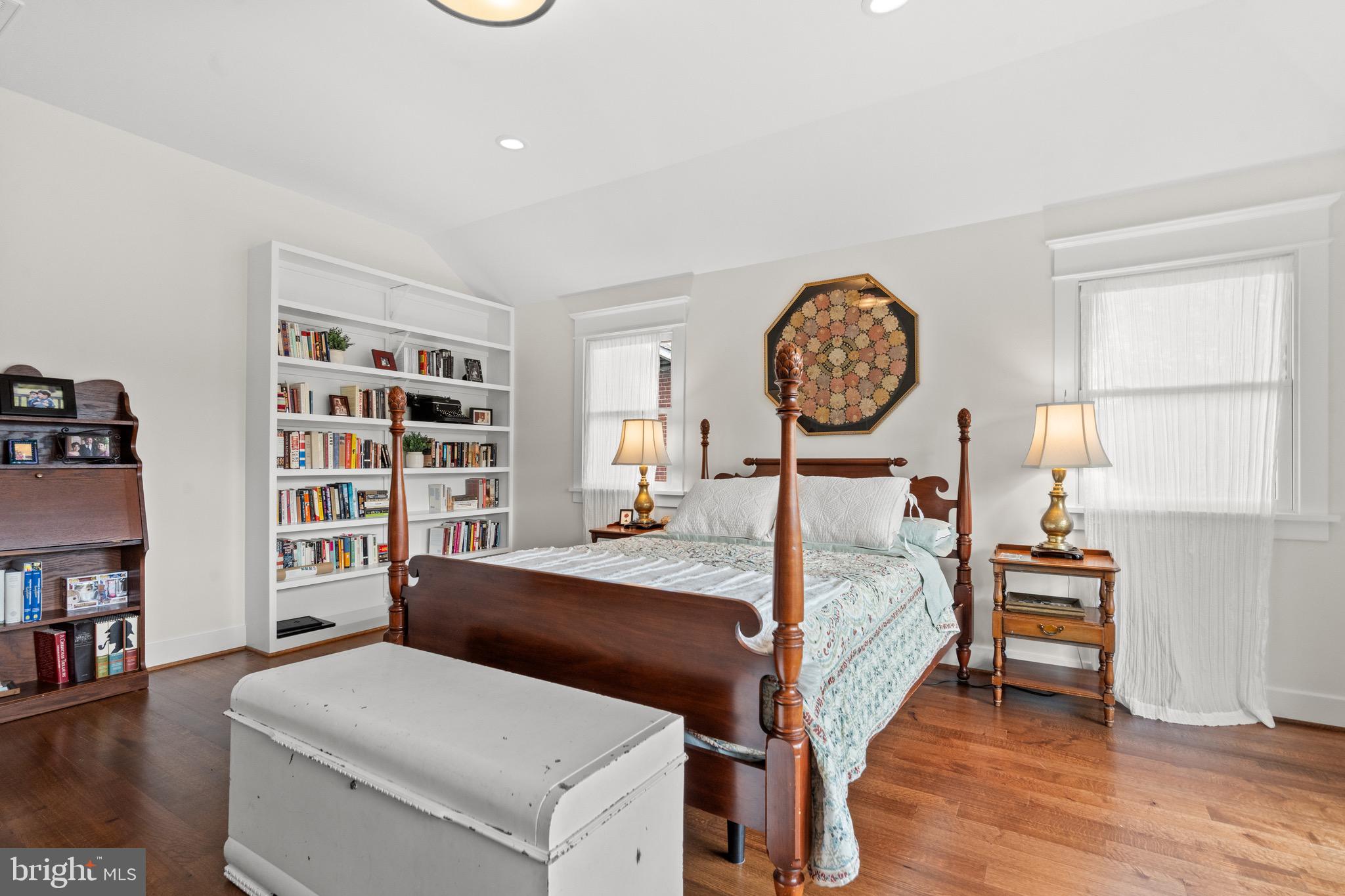 Real estate listing preview #24