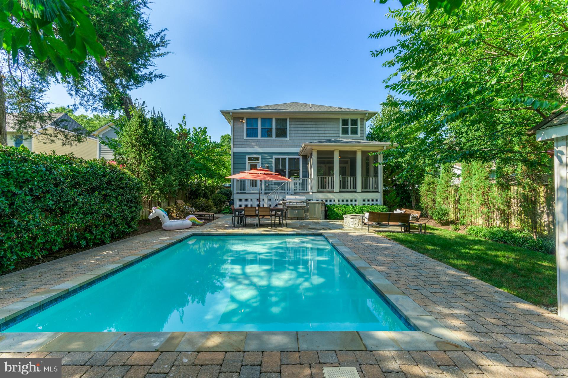 Real estate listing preview #2