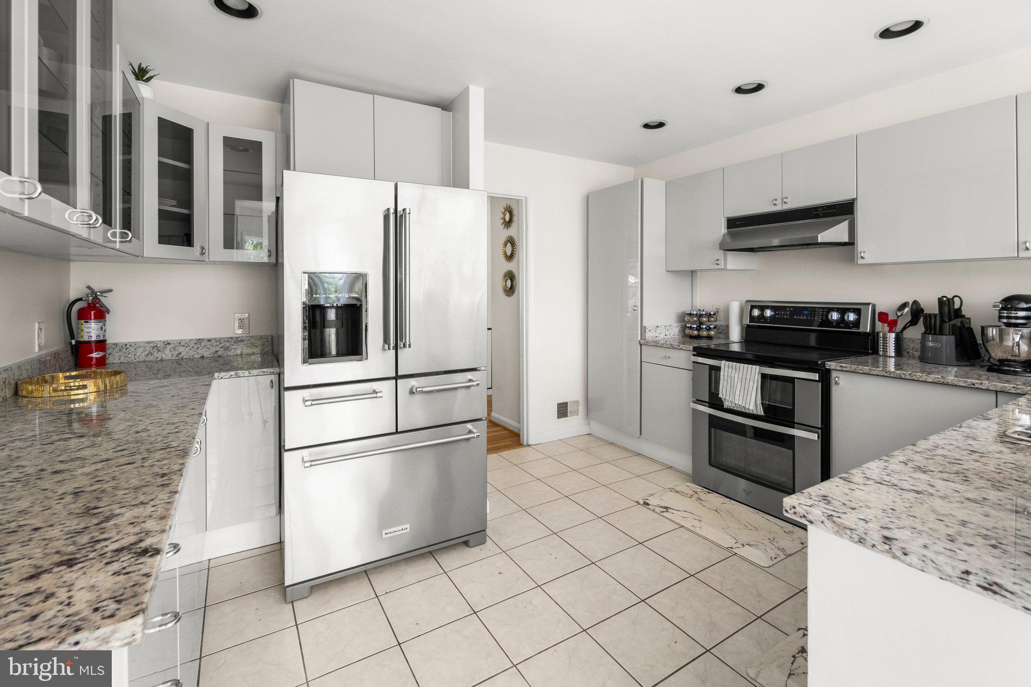 Real estate listing preview #8