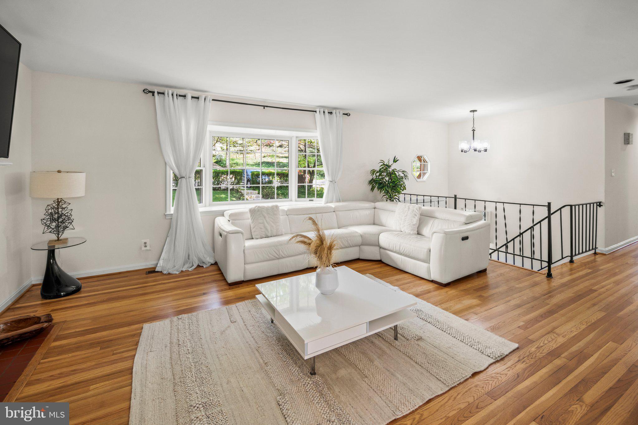 Real estate listing preview #4