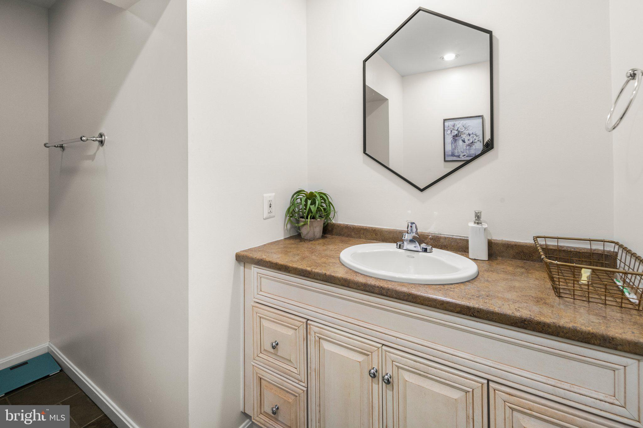 Real estate listing preview #42