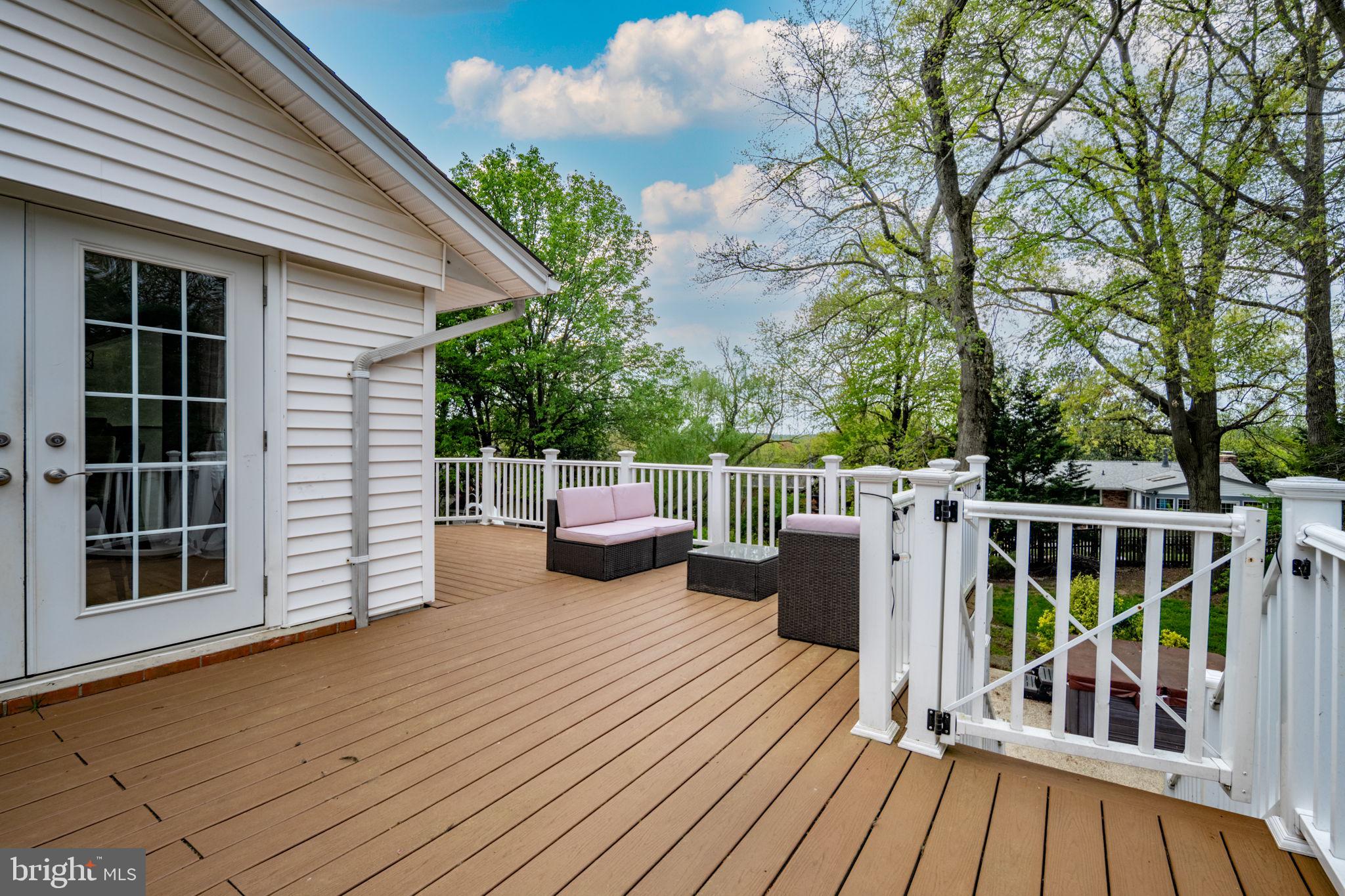 Real estate listing preview #14