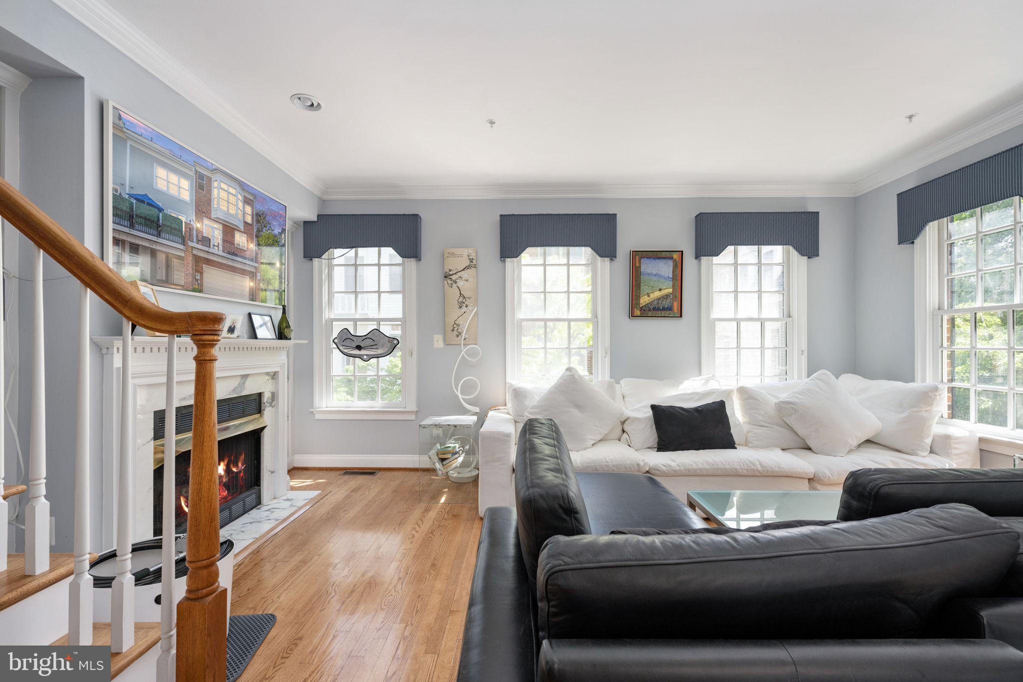 Real estate listing preview #12