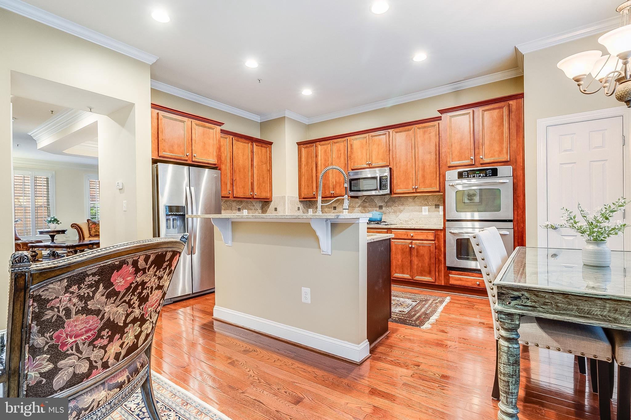 Real estate listing preview #8