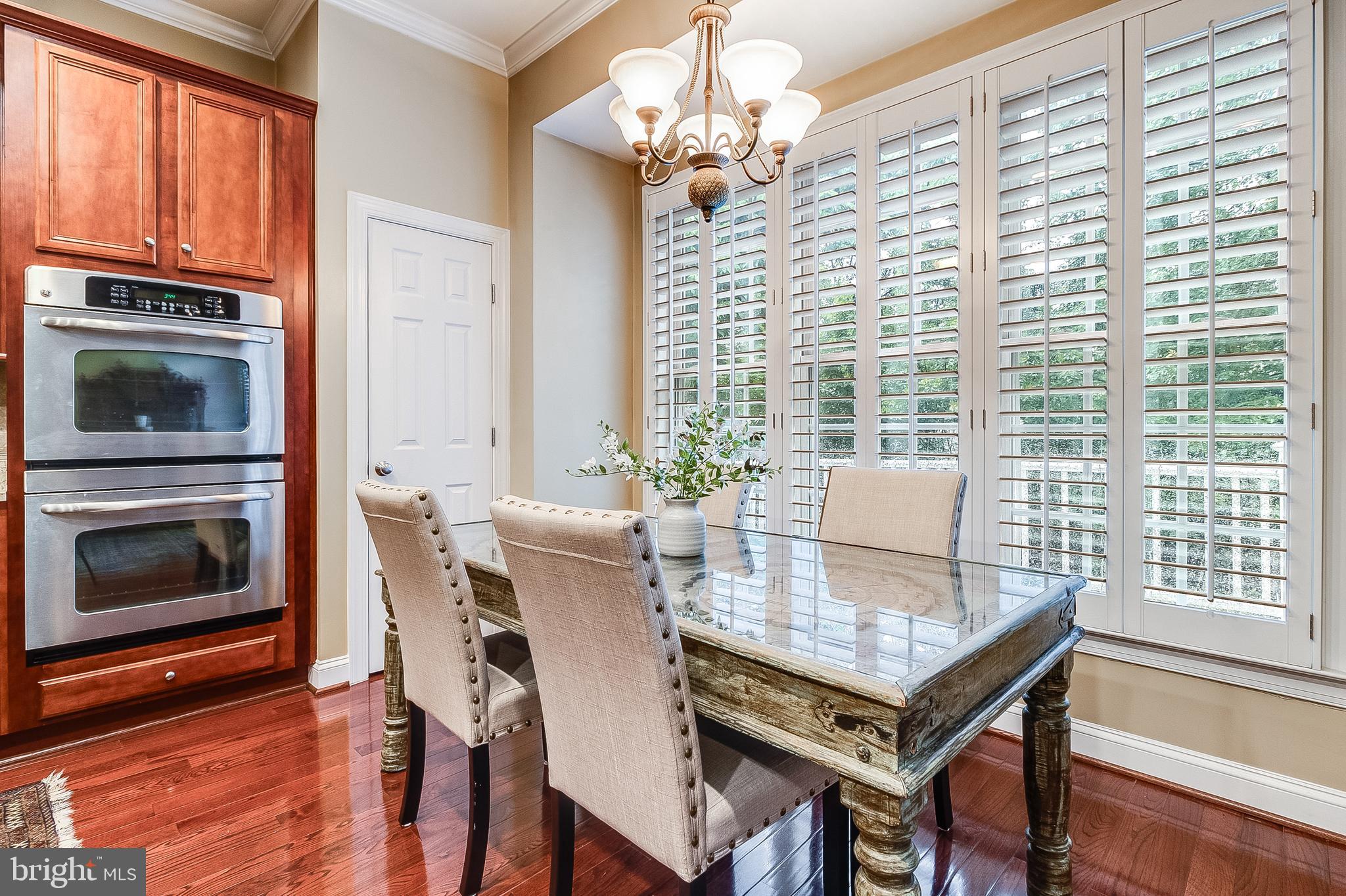 Real estate listing preview #12