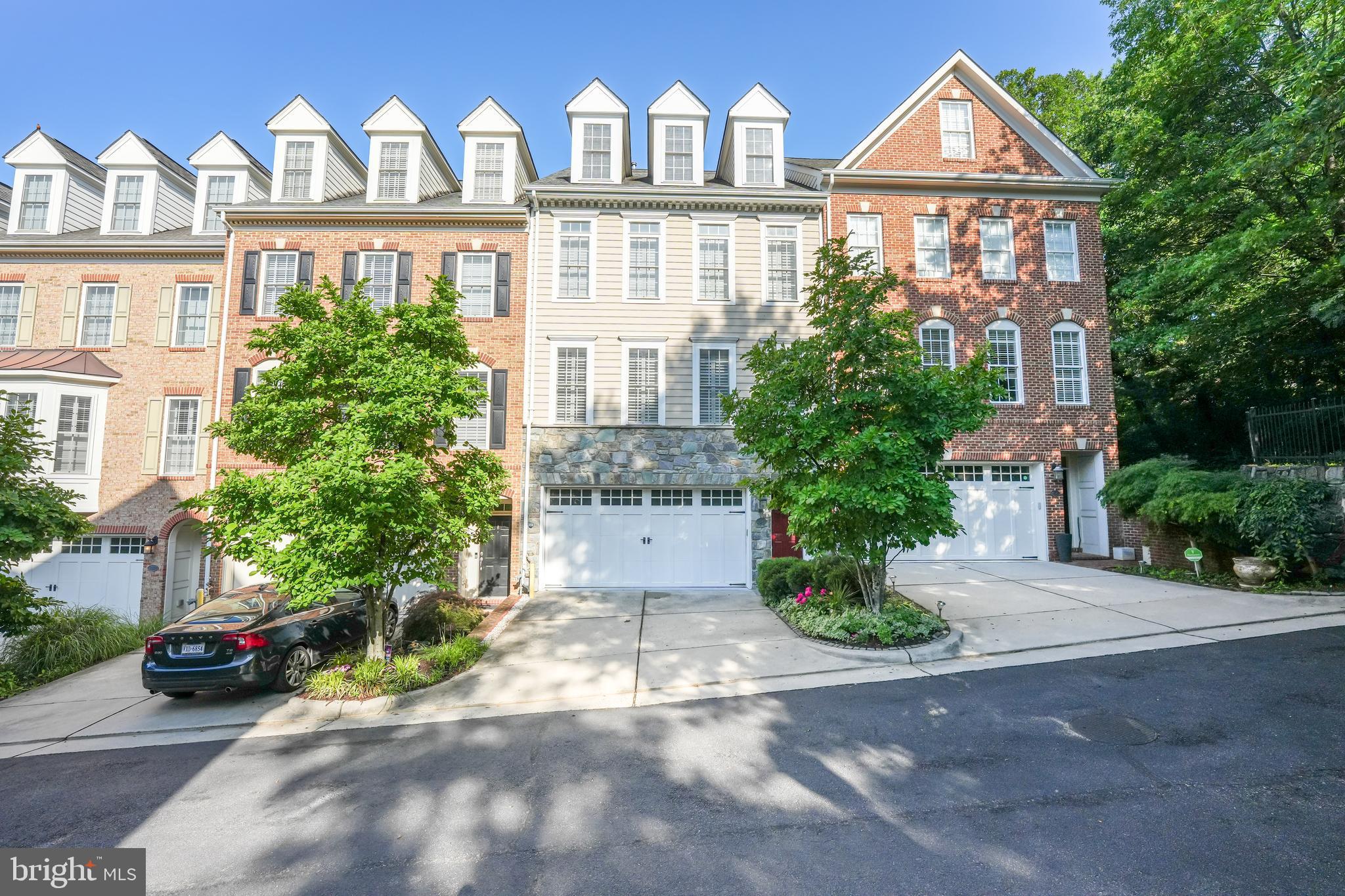 Real estate listing preview #2