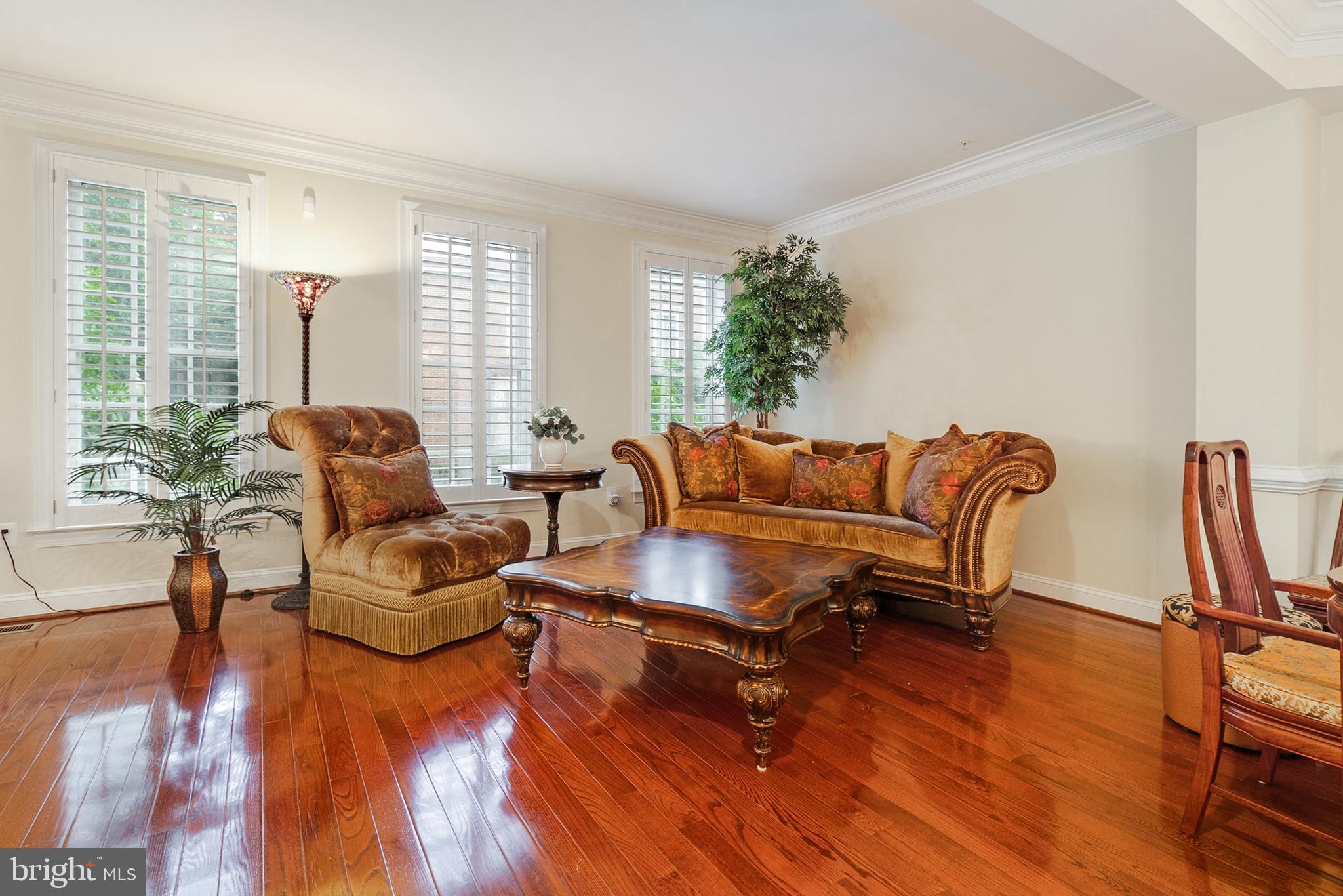 Real estate listing preview #6