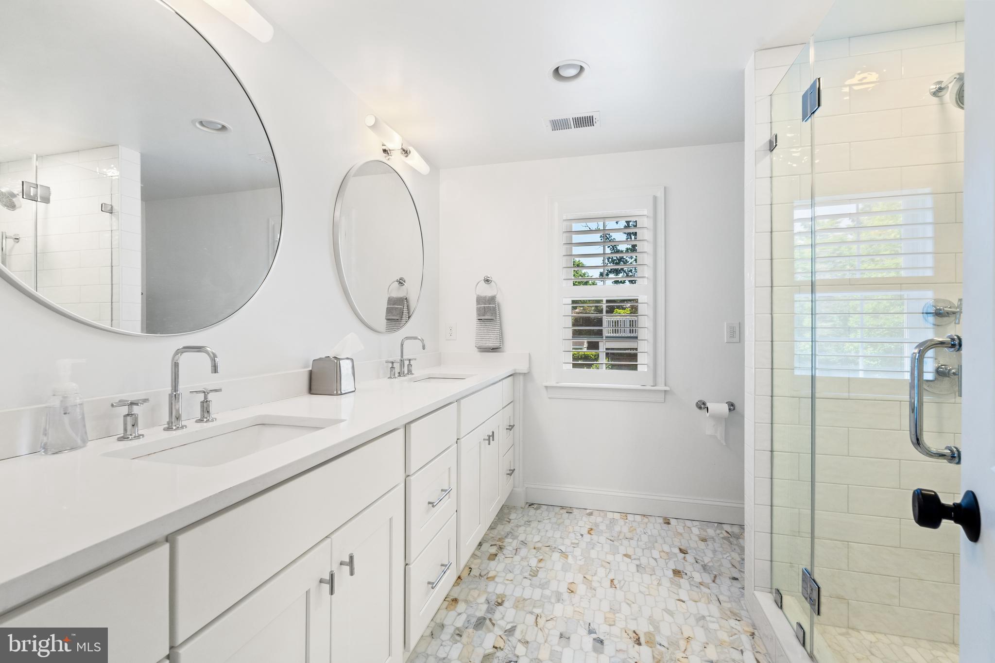 Real estate listing preview #16