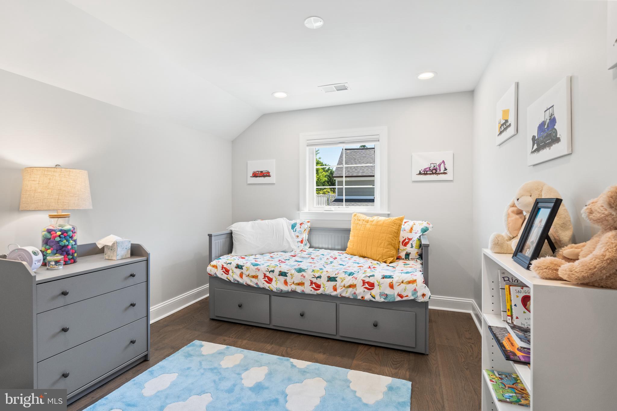 Real estate listing preview #24