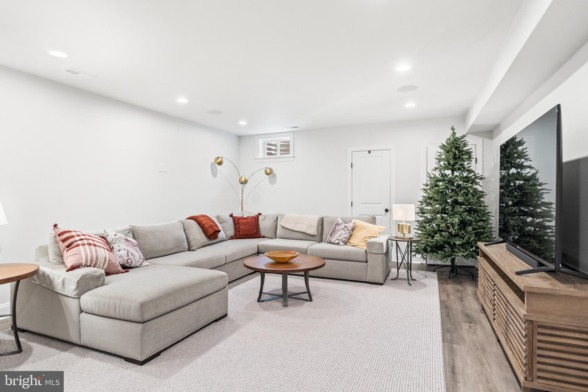 Real estate listing preview #26