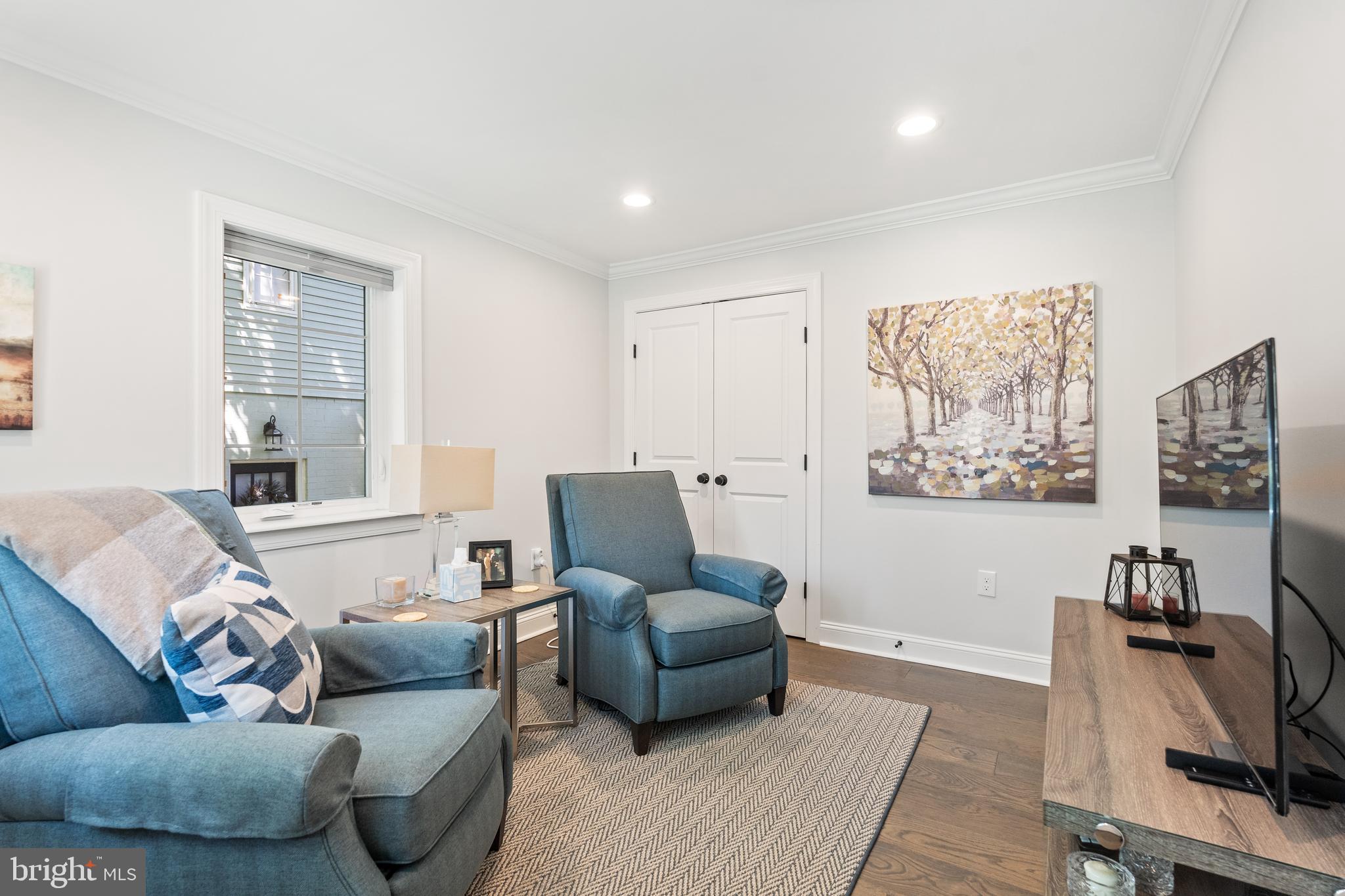 Real estate listing preview #6