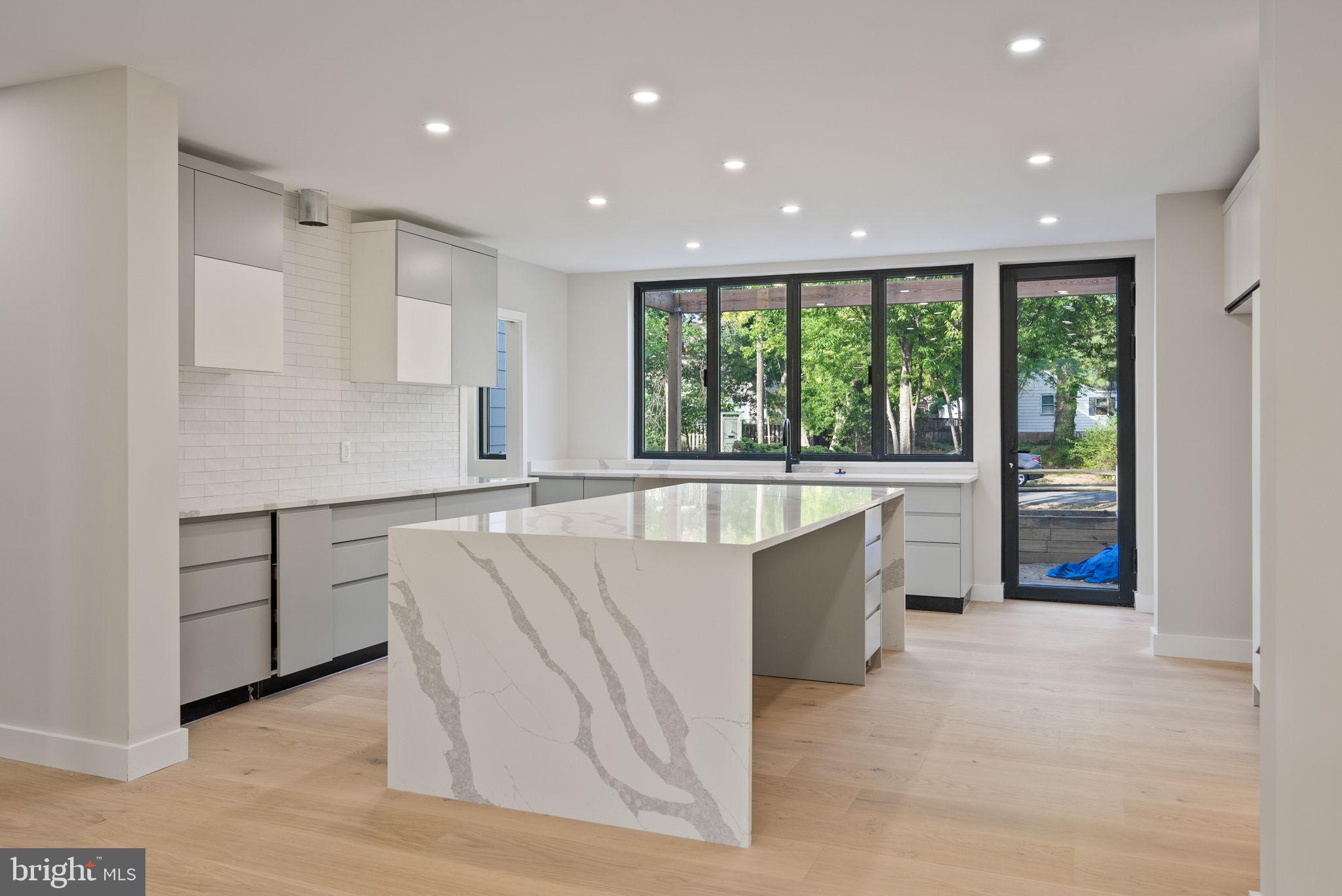 Real estate listing preview #4