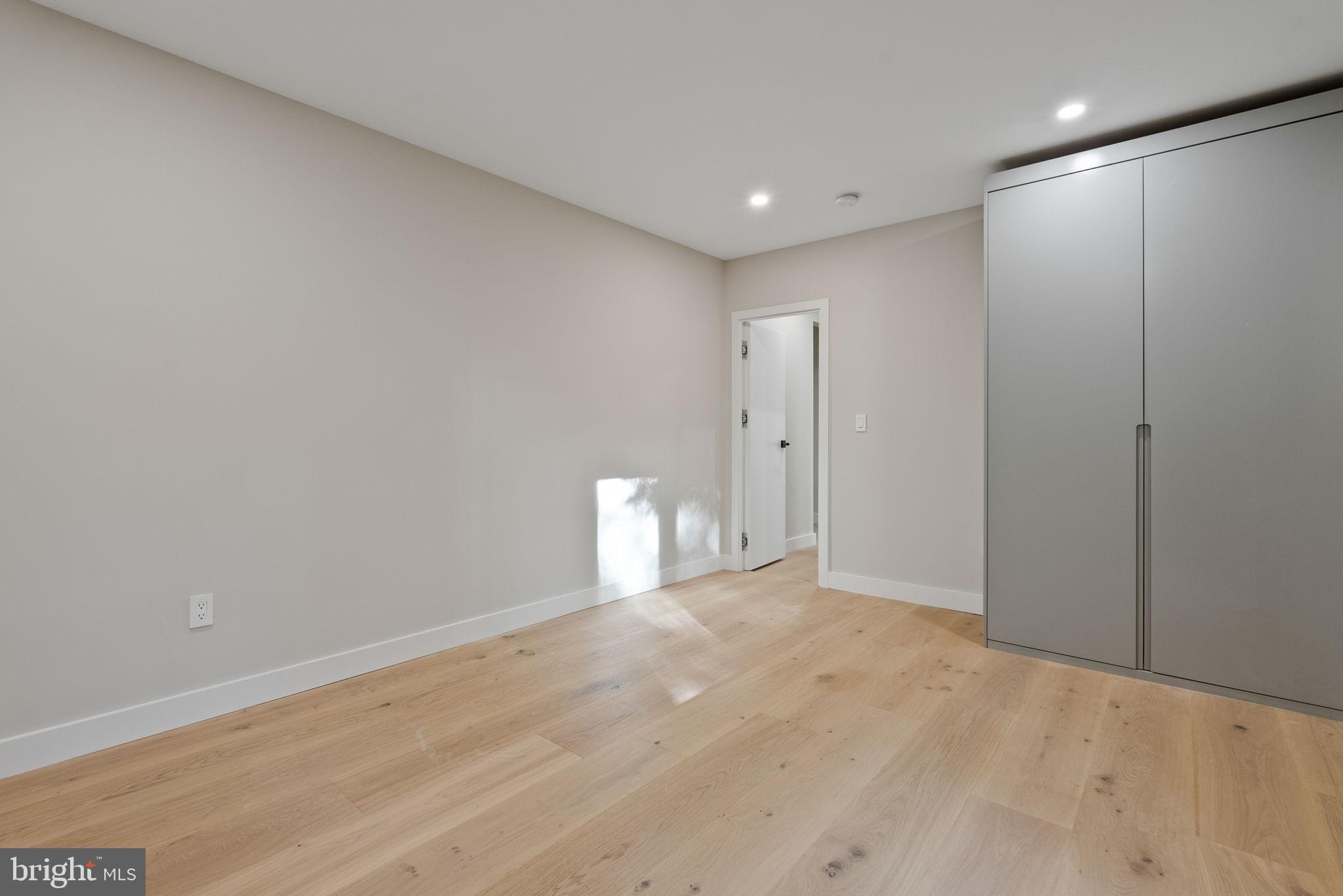 Real estate listing preview #13