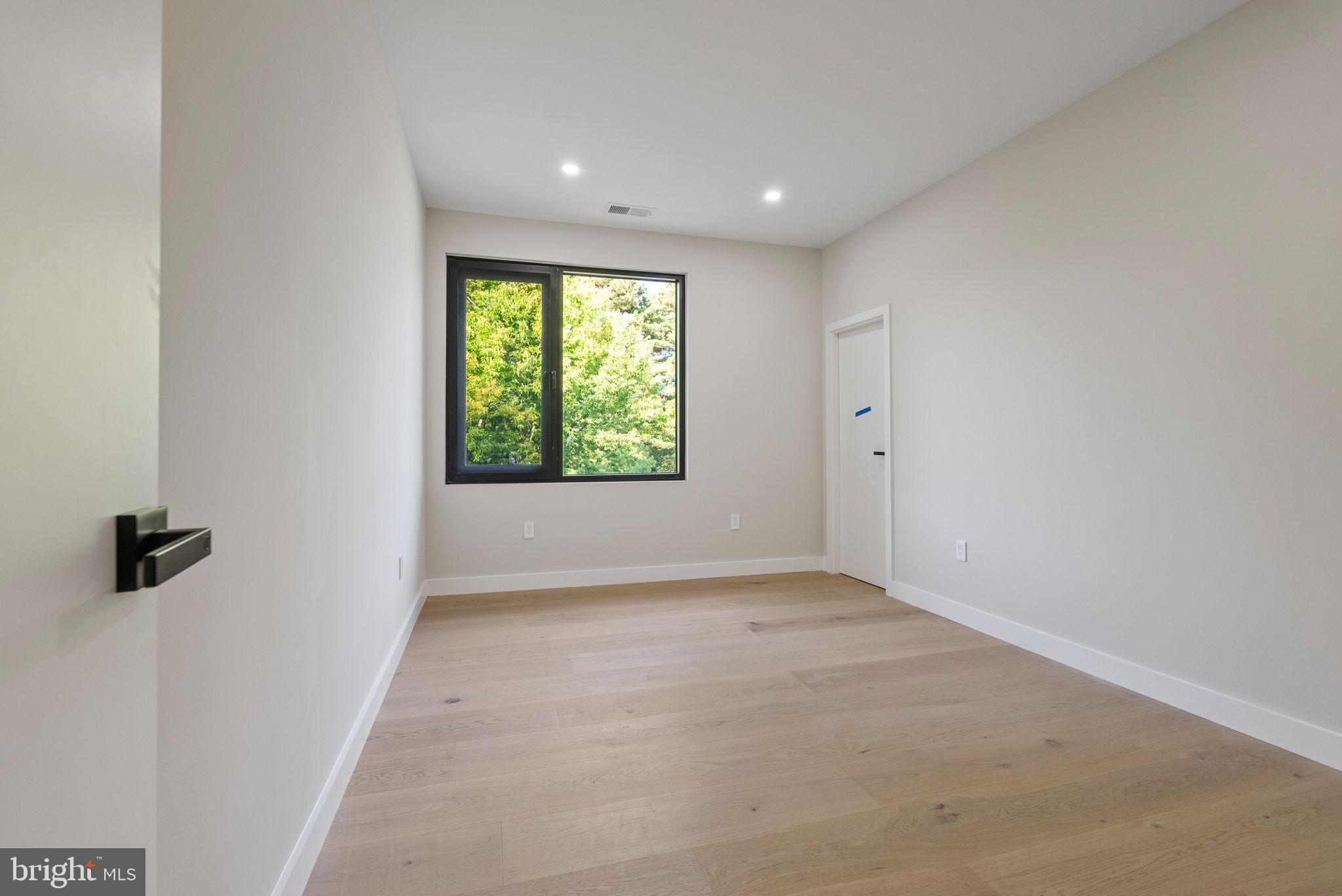 Real estate listing preview #22