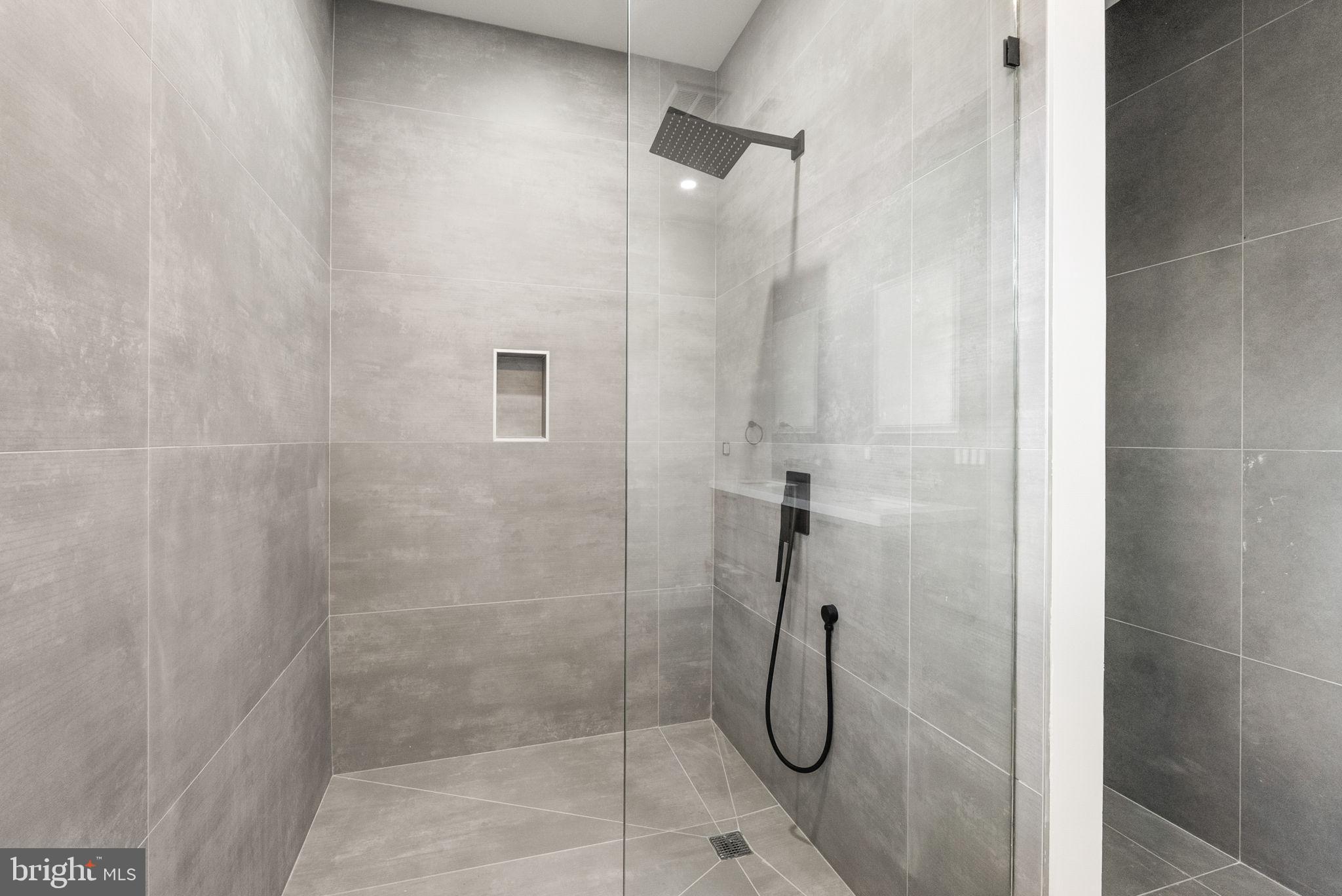 Real estate listing preview #18