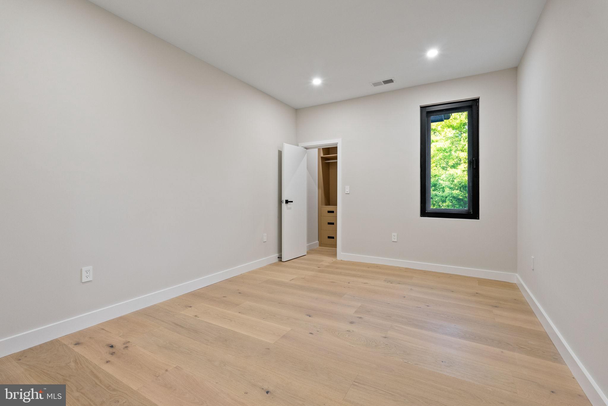 Real estate listing preview #19