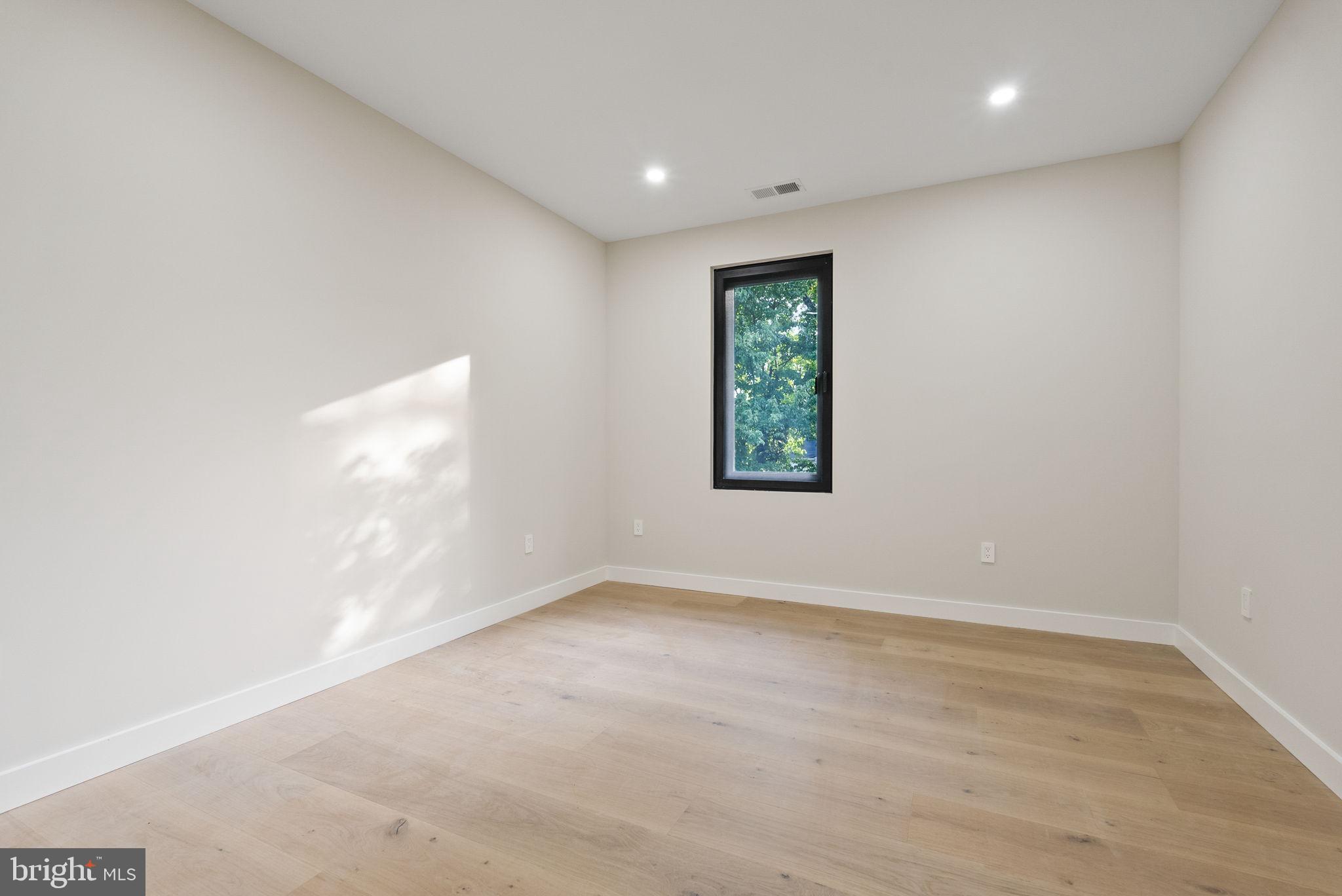 Real estate listing preview #26