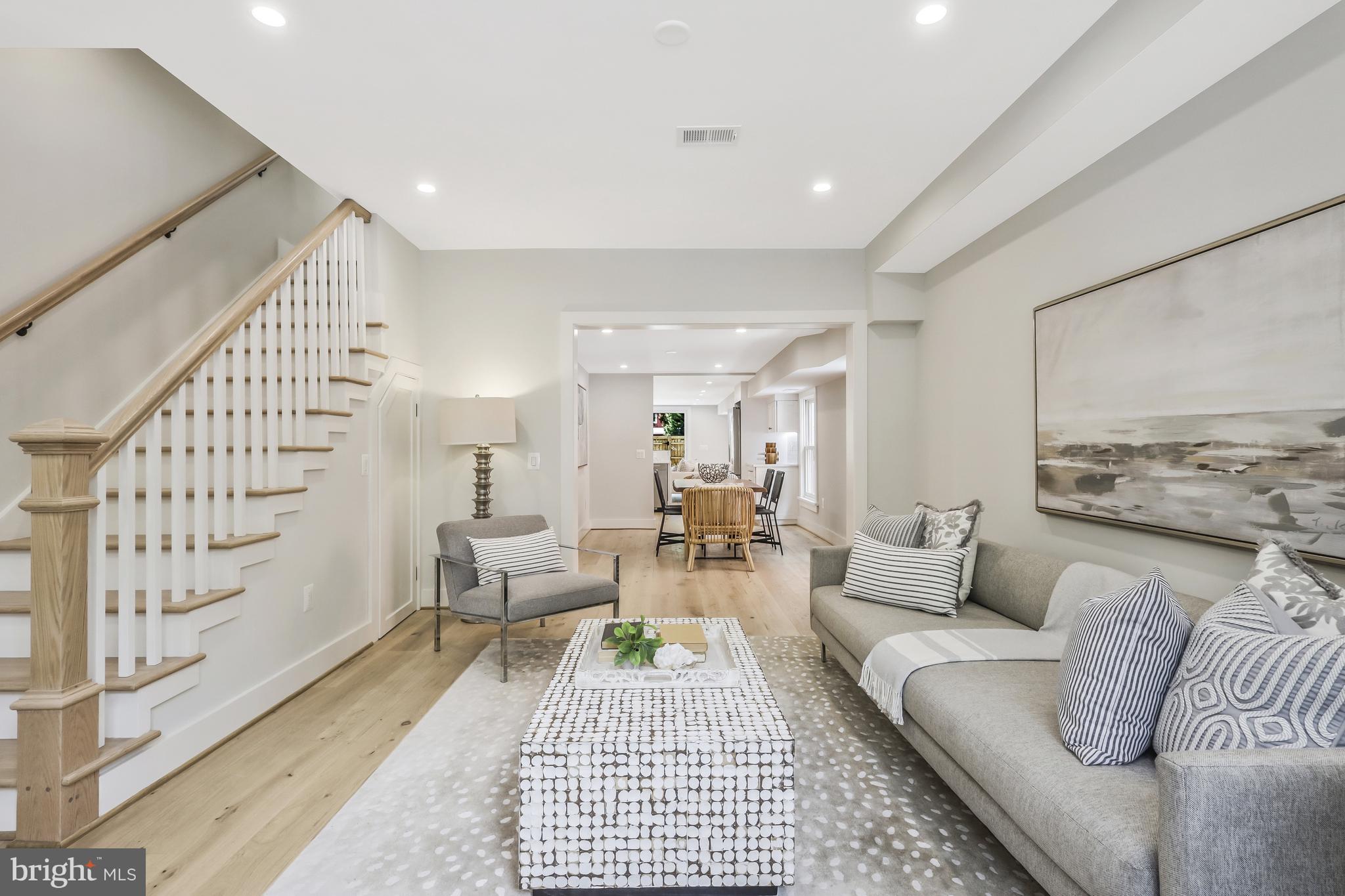 Real estate listing preview #4