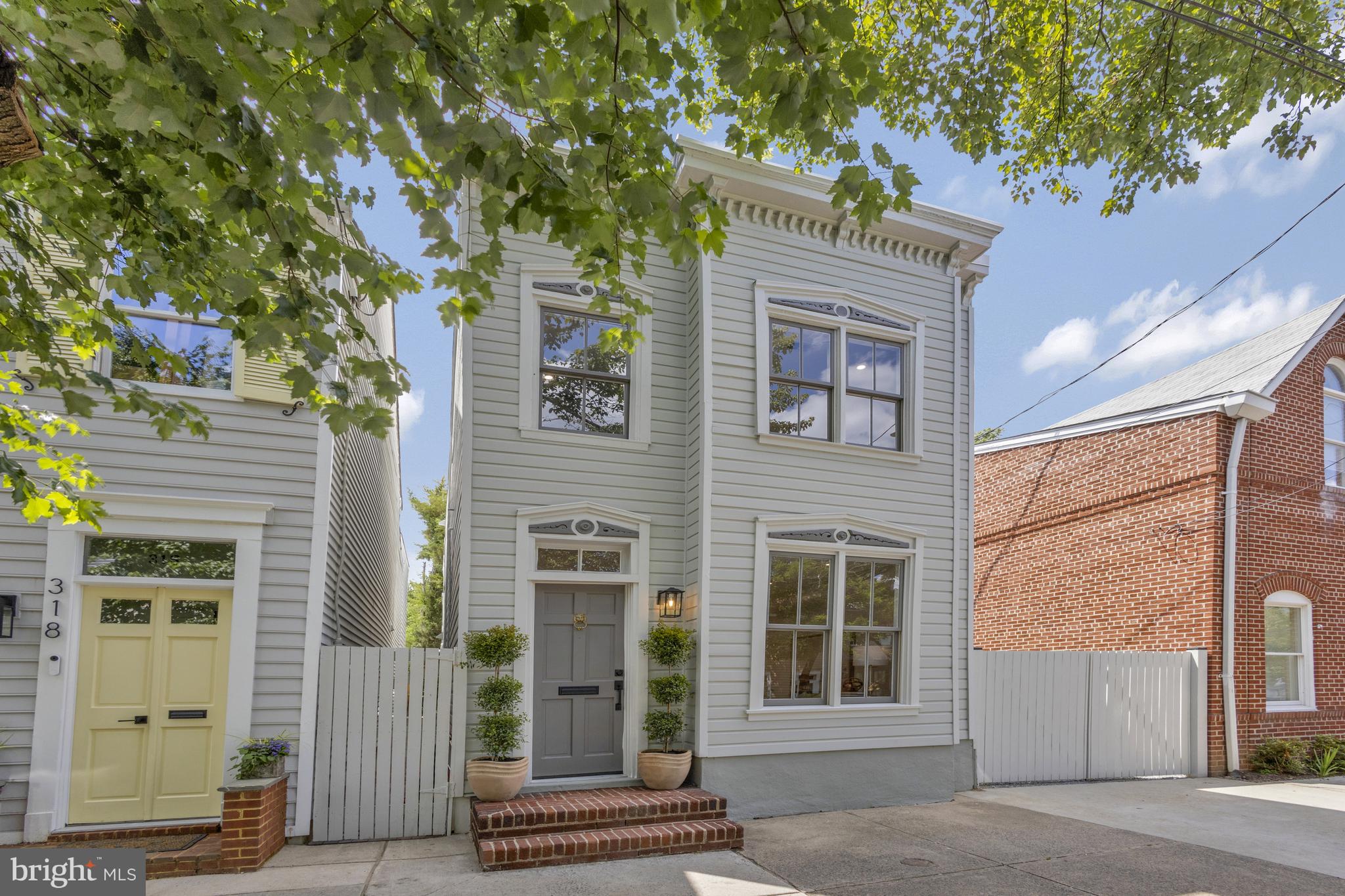 Real estate listing preview #2