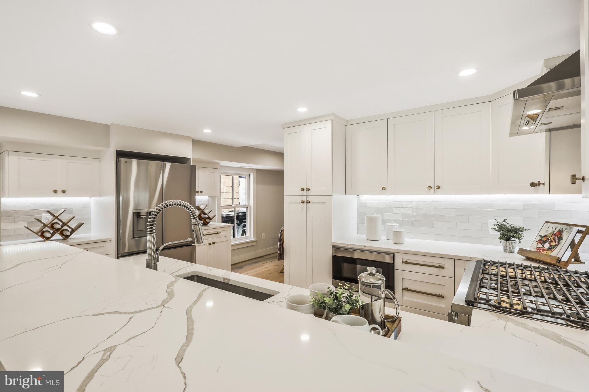 Real estate listing preview #12