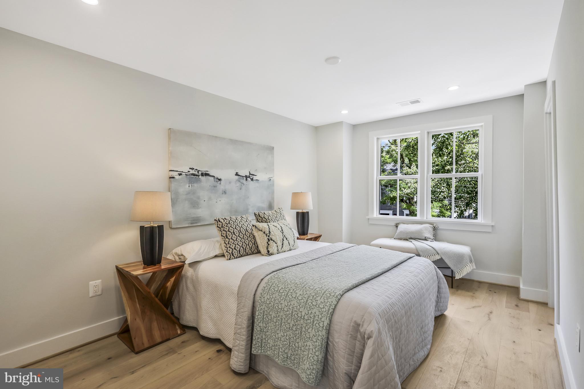 Real estate listing preview #18