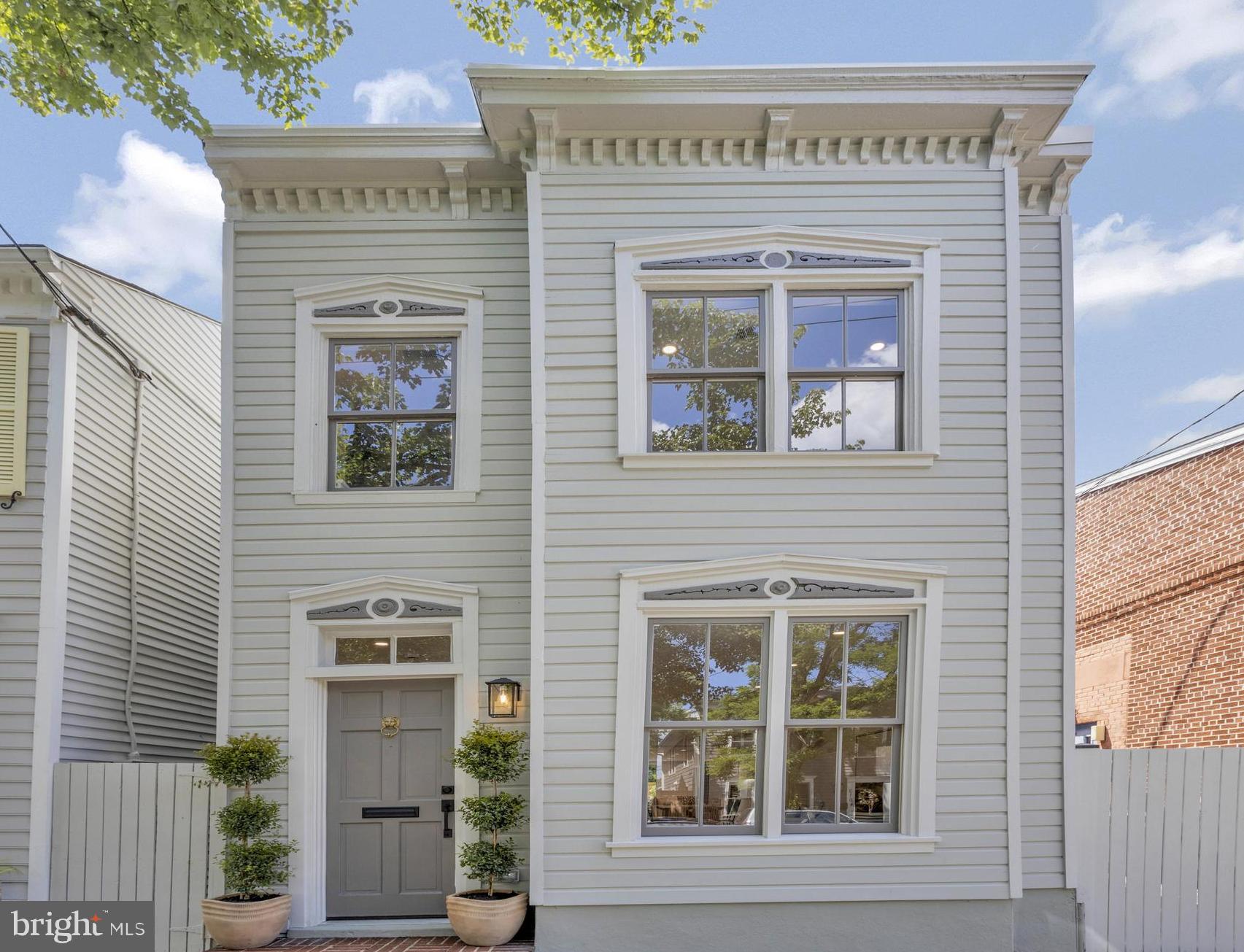 Real estate listing preview #1