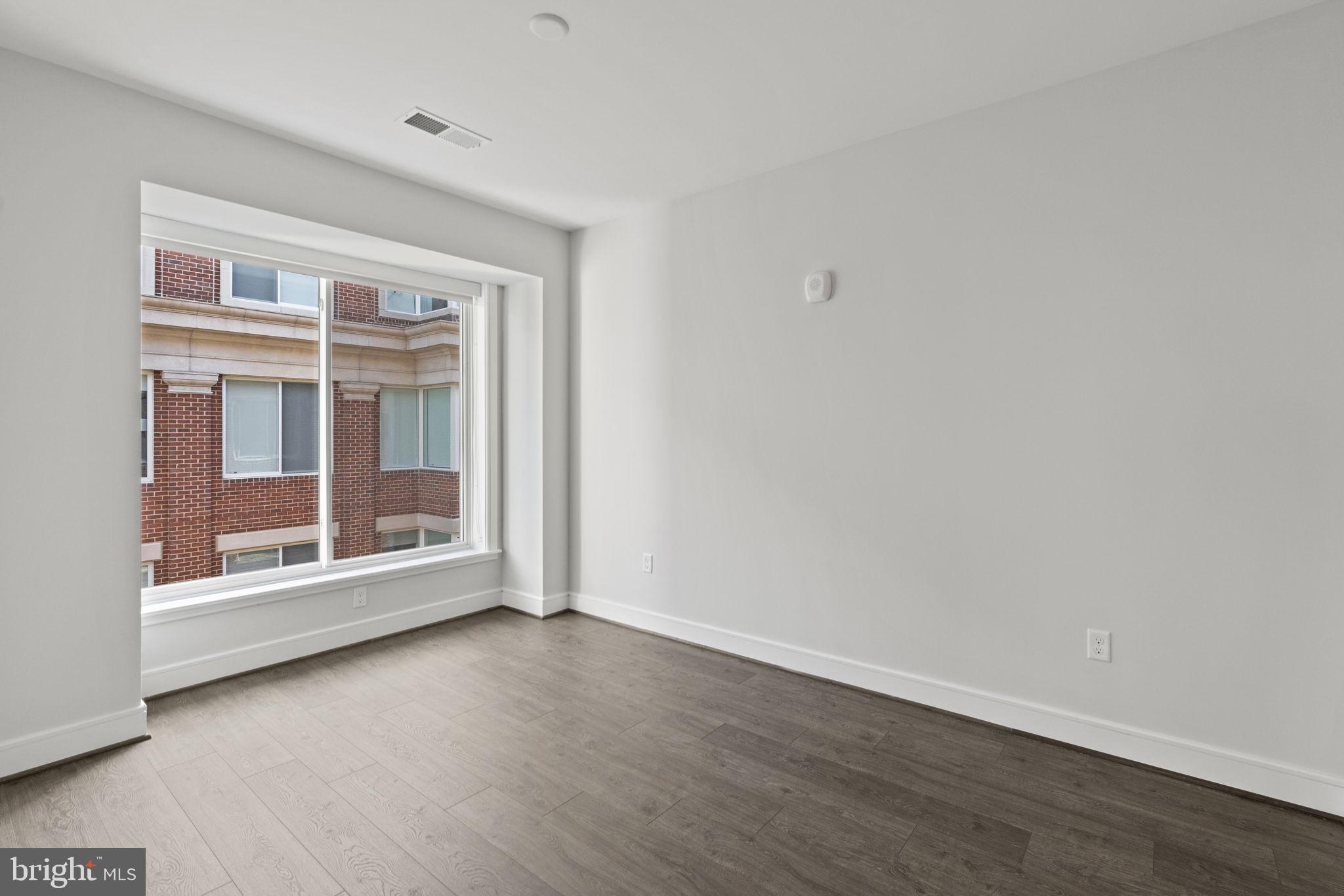 Real estate listing preview #24