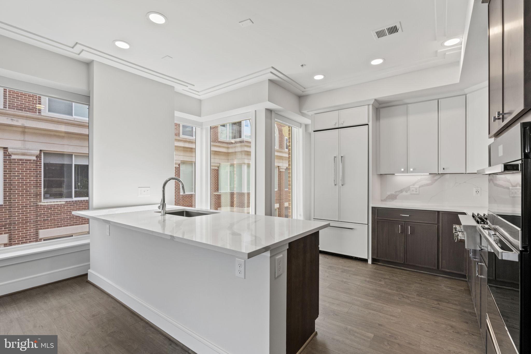 Real estate listing preview #14