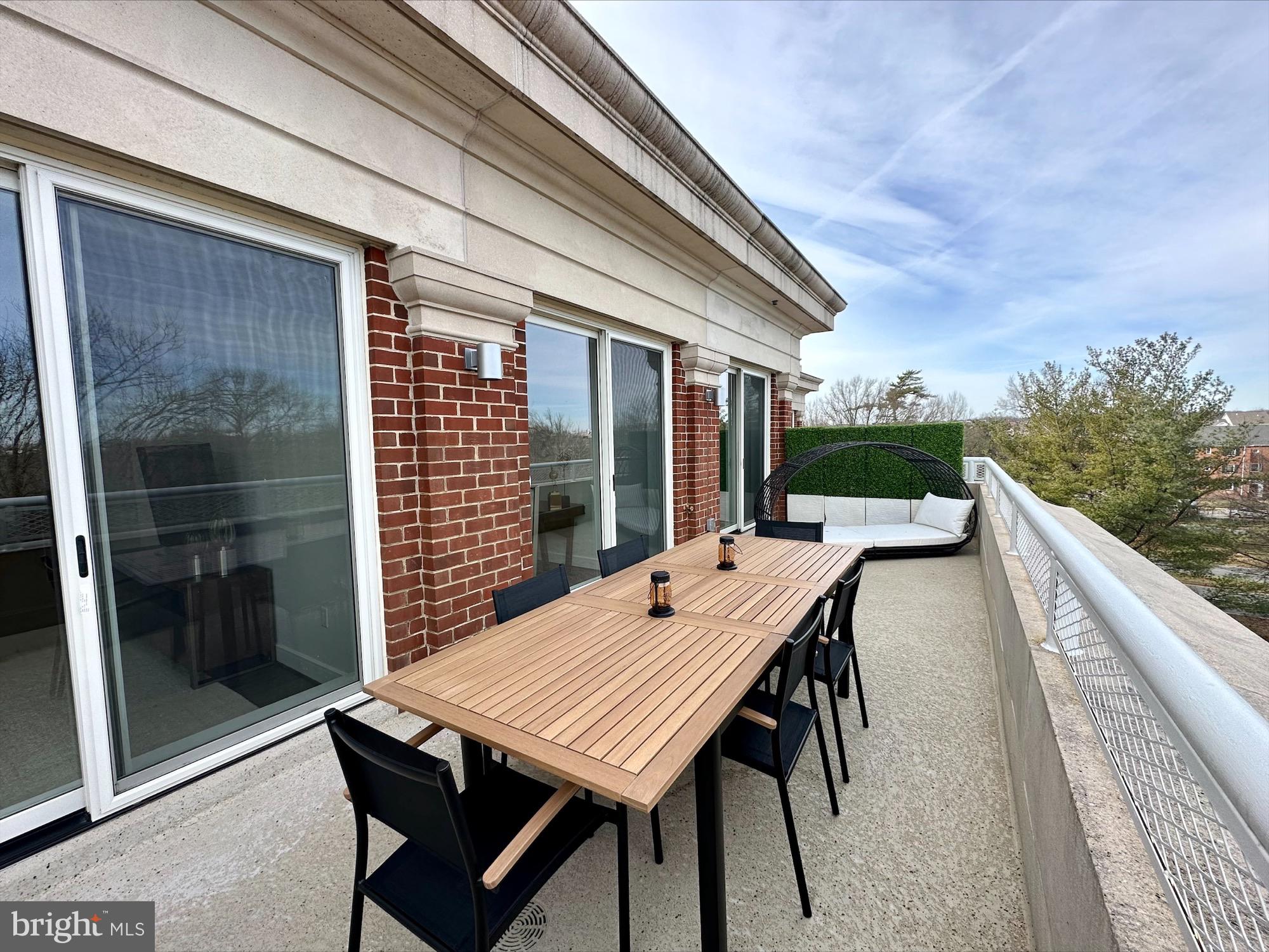 Real estate listing preview #1