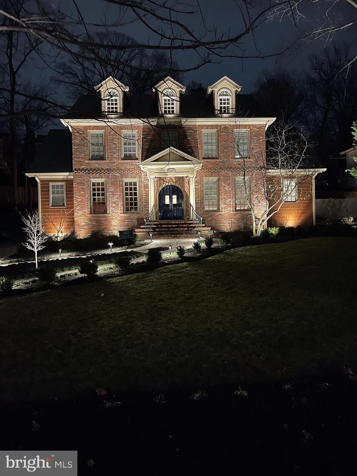 Real estate listing preview #3