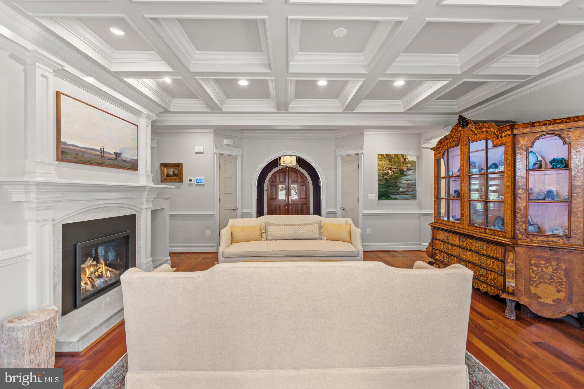 Real estate listing preview #14