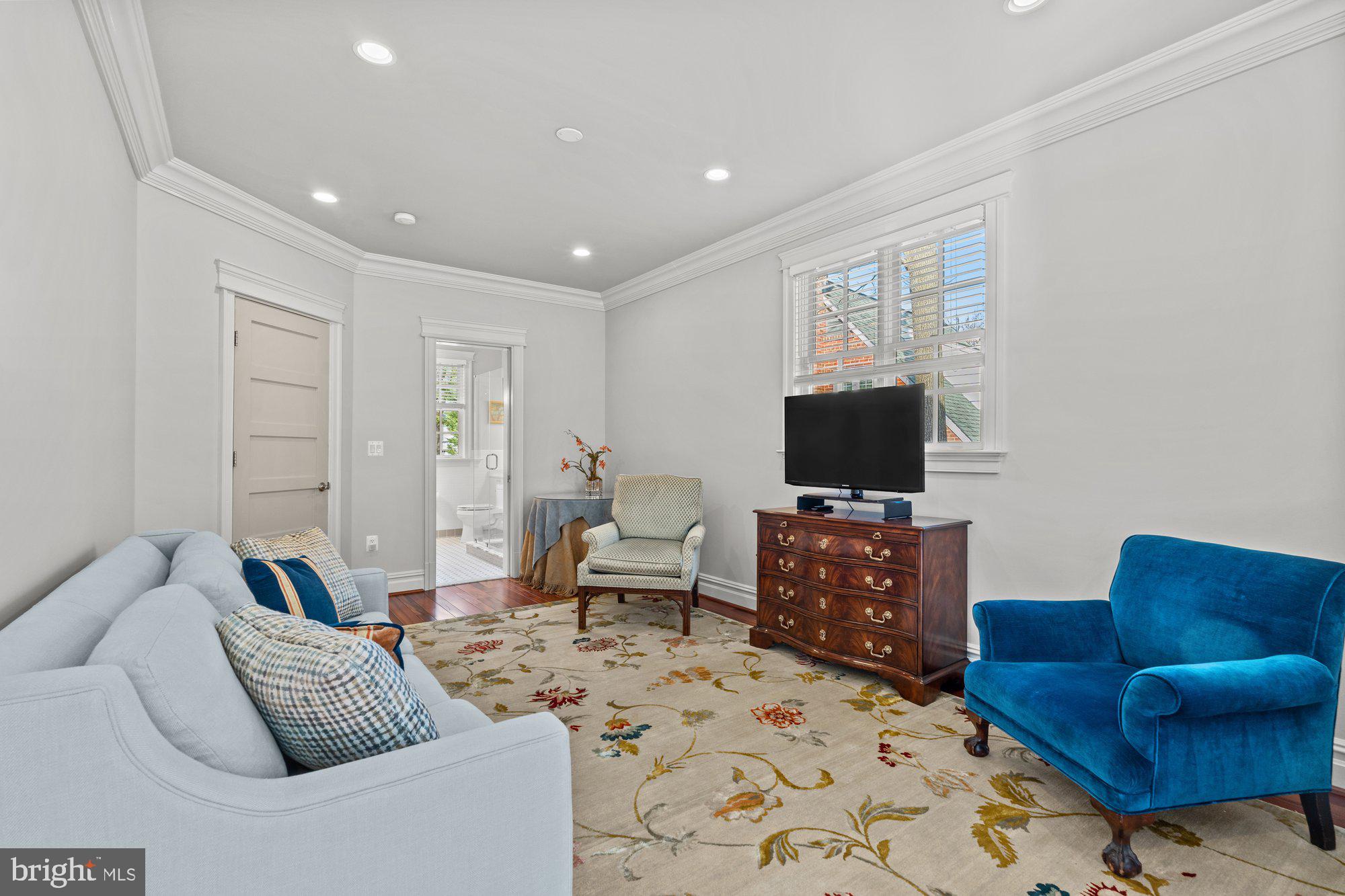 Real estate listing preview #32