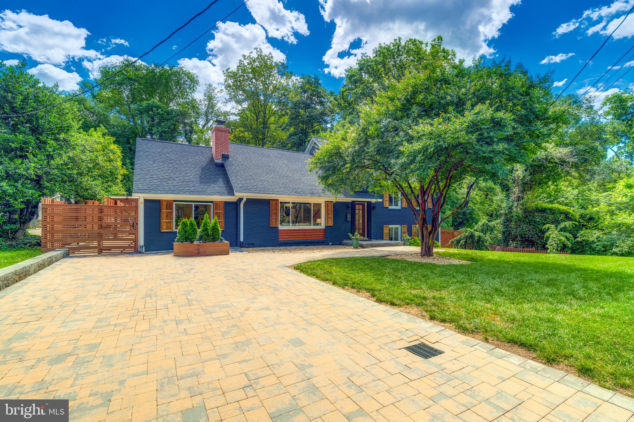 Real estate listing preview #11