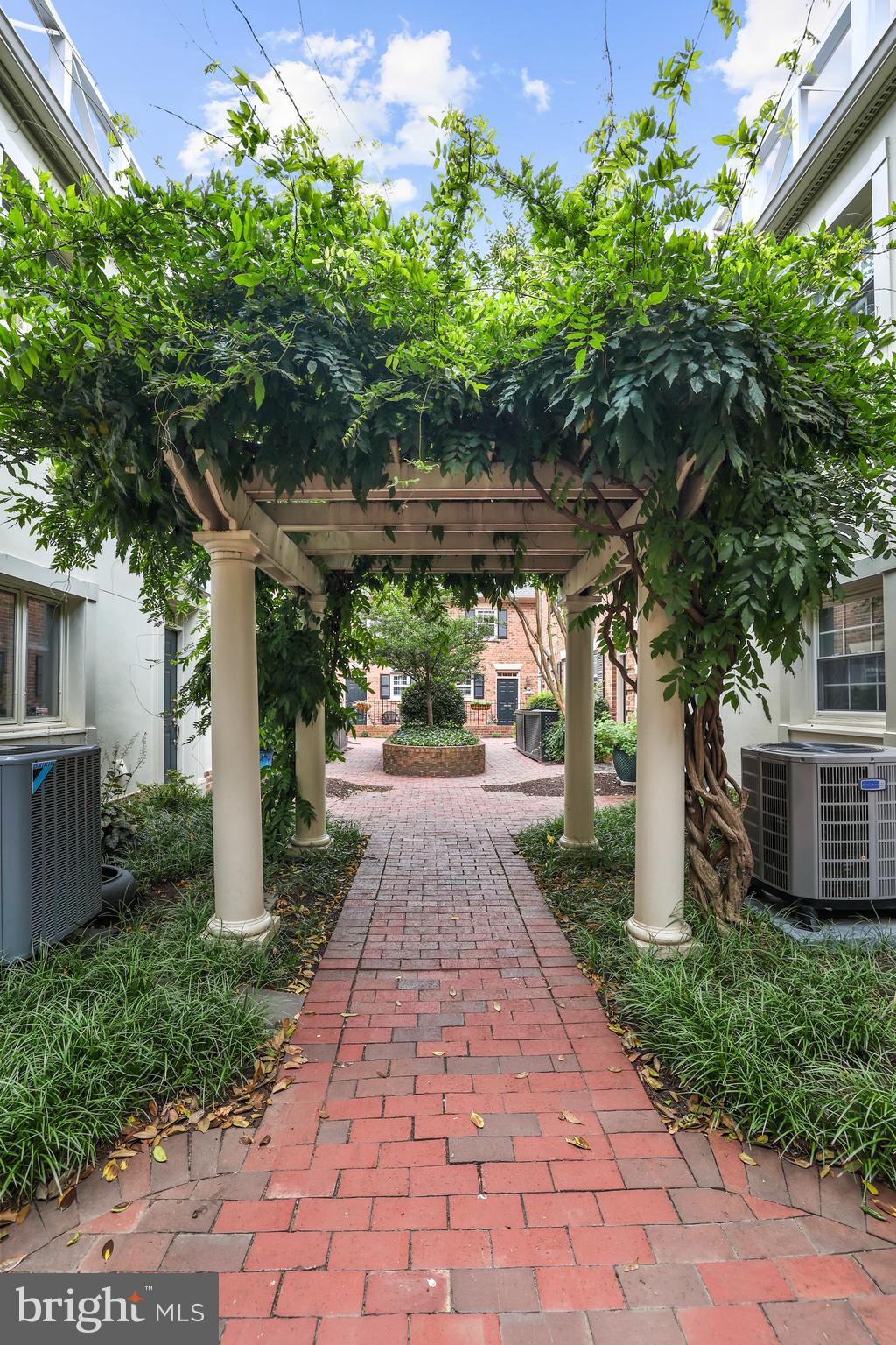 Real estate listing preview #40