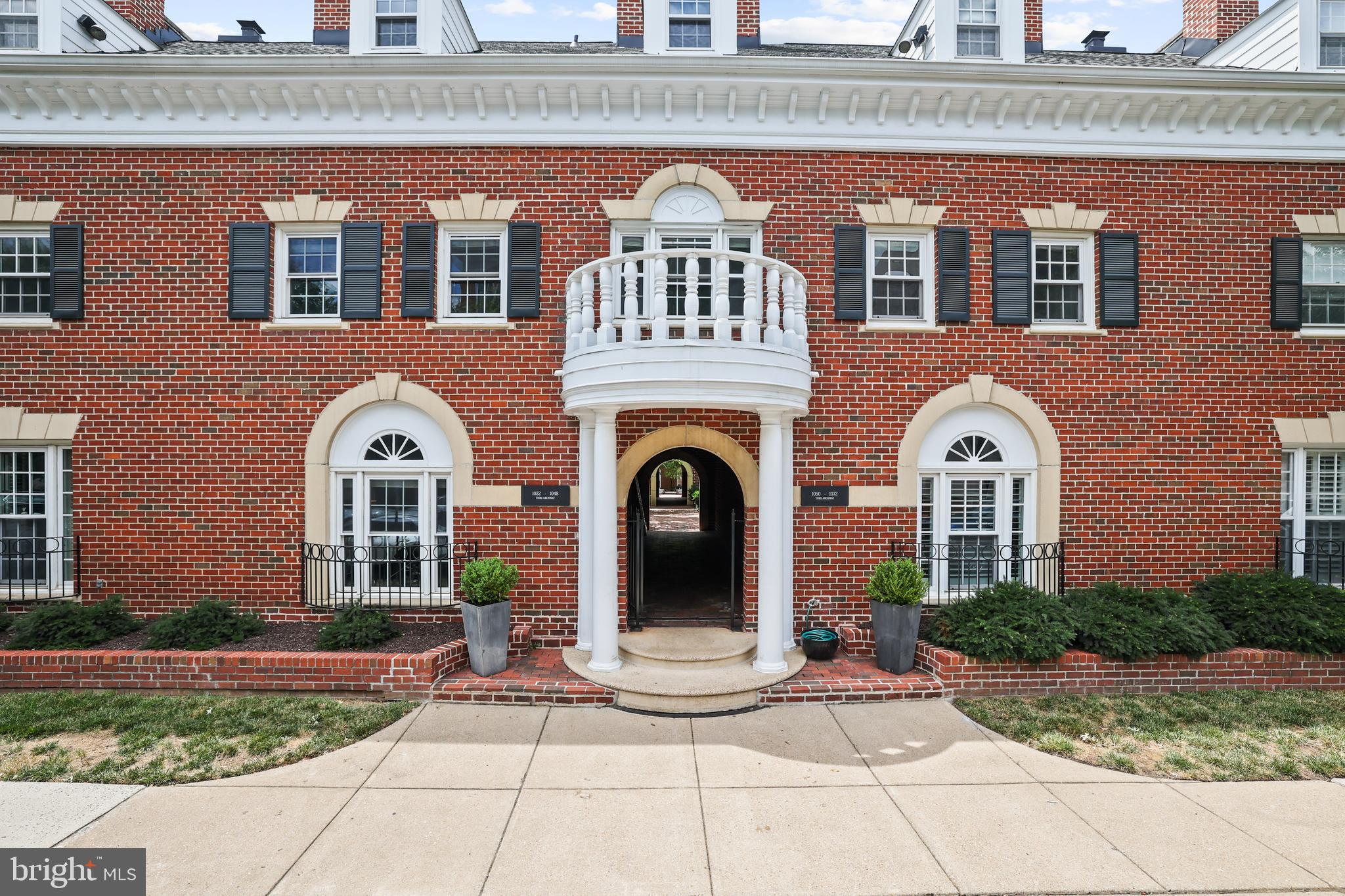 Real estate listing preview #2