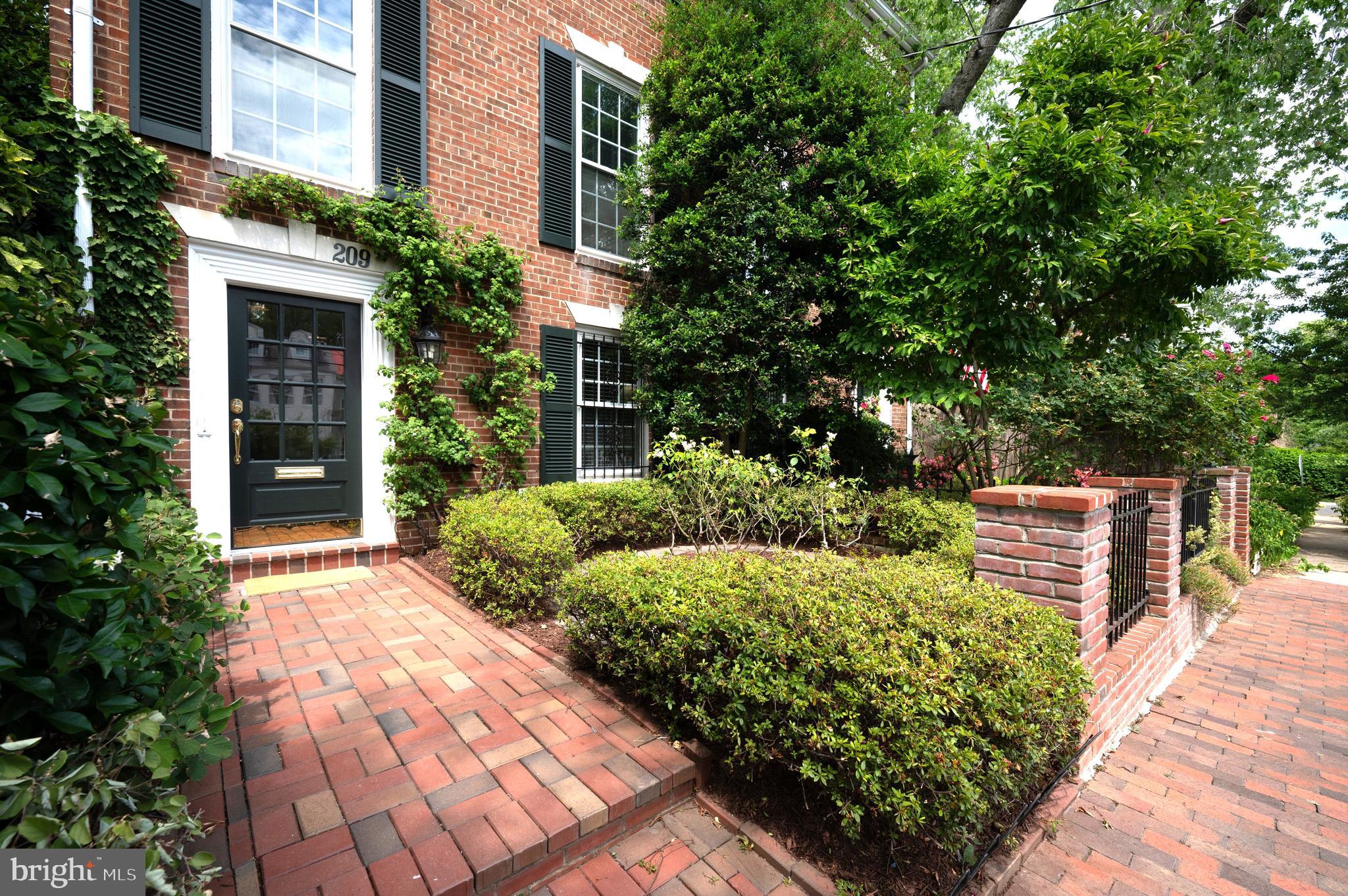 Real estate listing preview #4