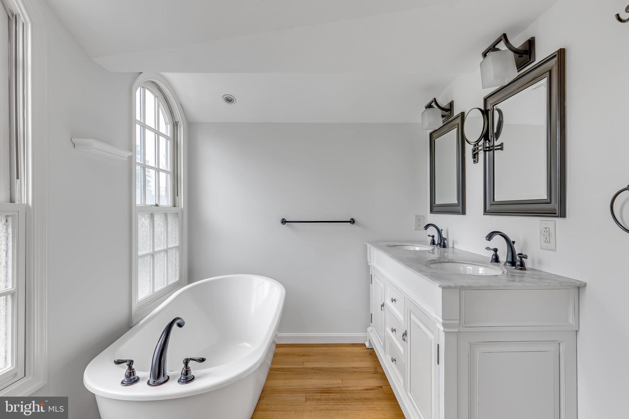 Real estate listing preview #11