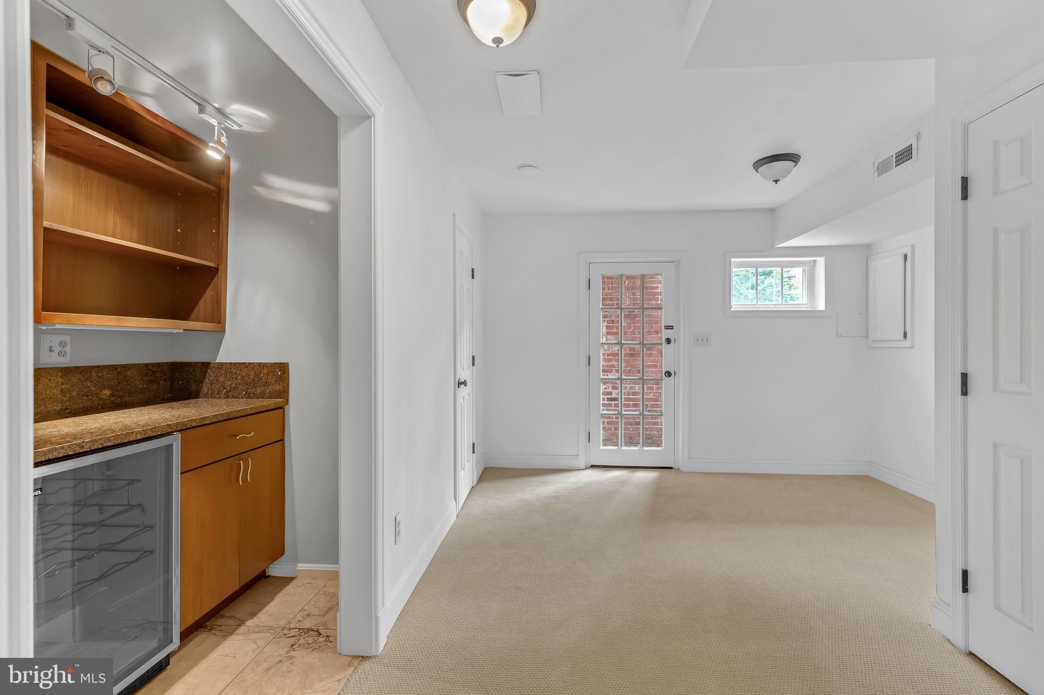 Real estate listing preview #14