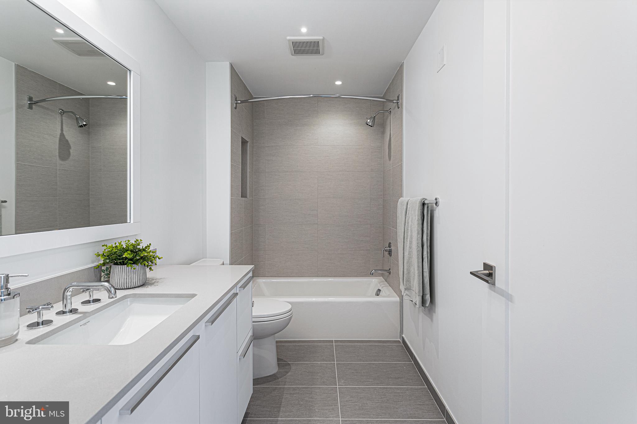 Real estate listing preview #6