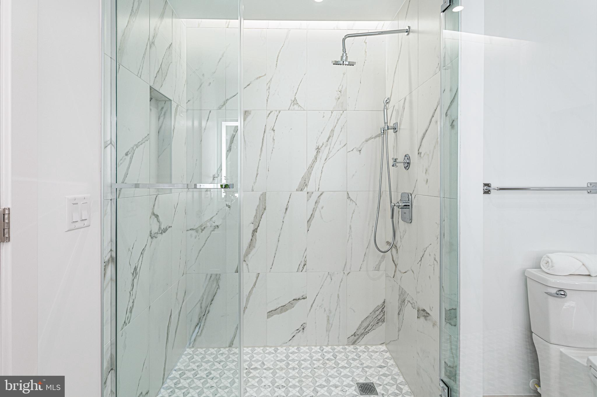 Real estate listing preview #5