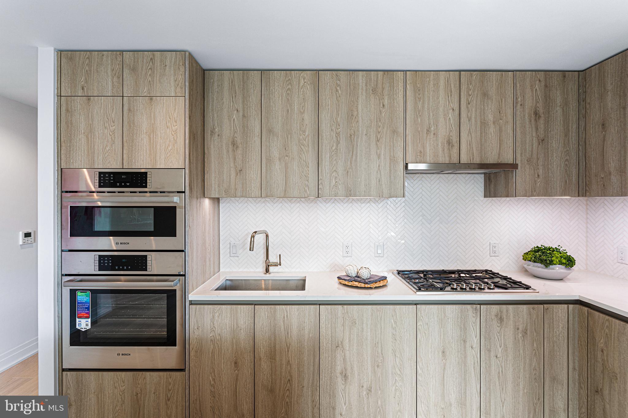 Real estate listing preview #2