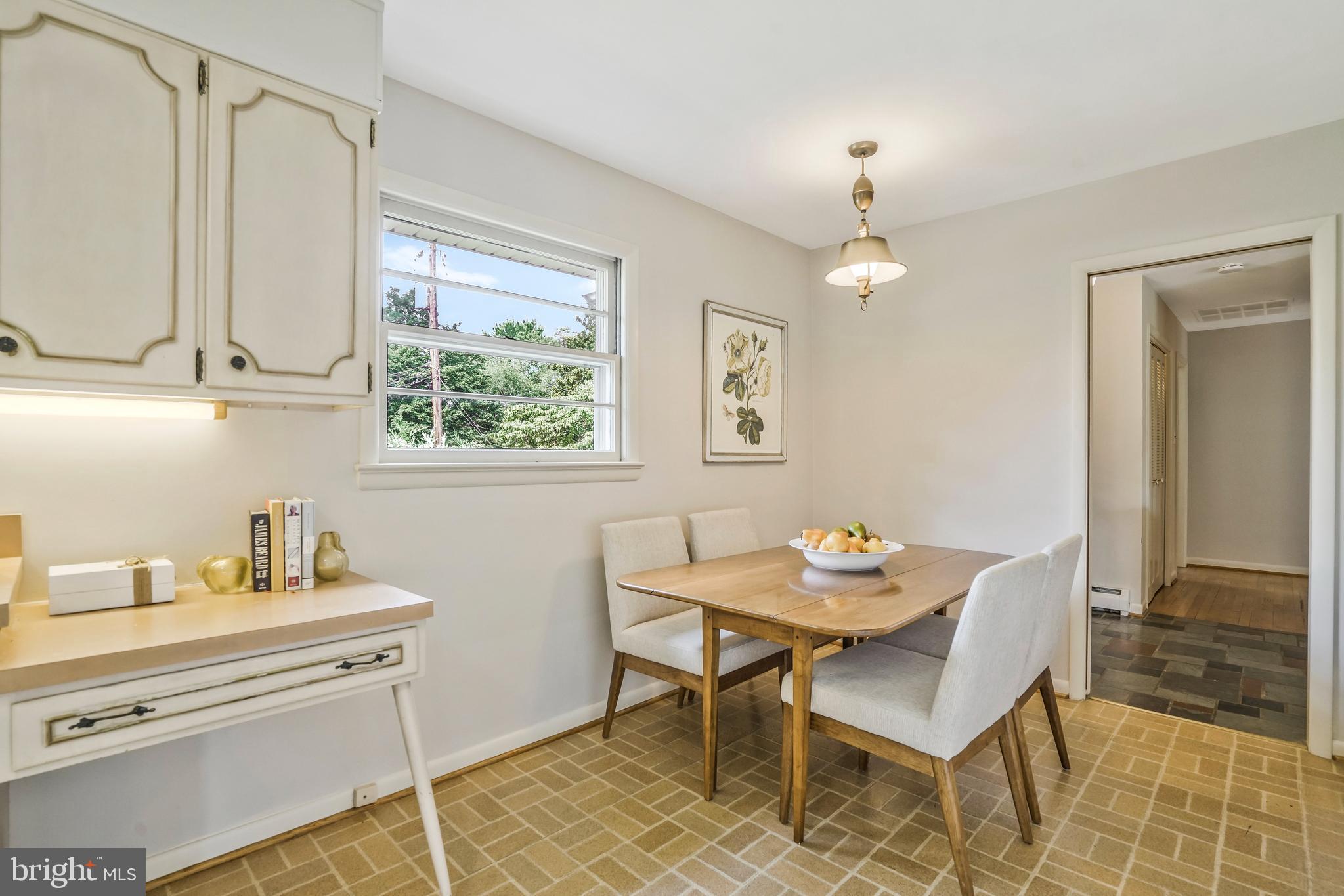 Real estate listing preview #24