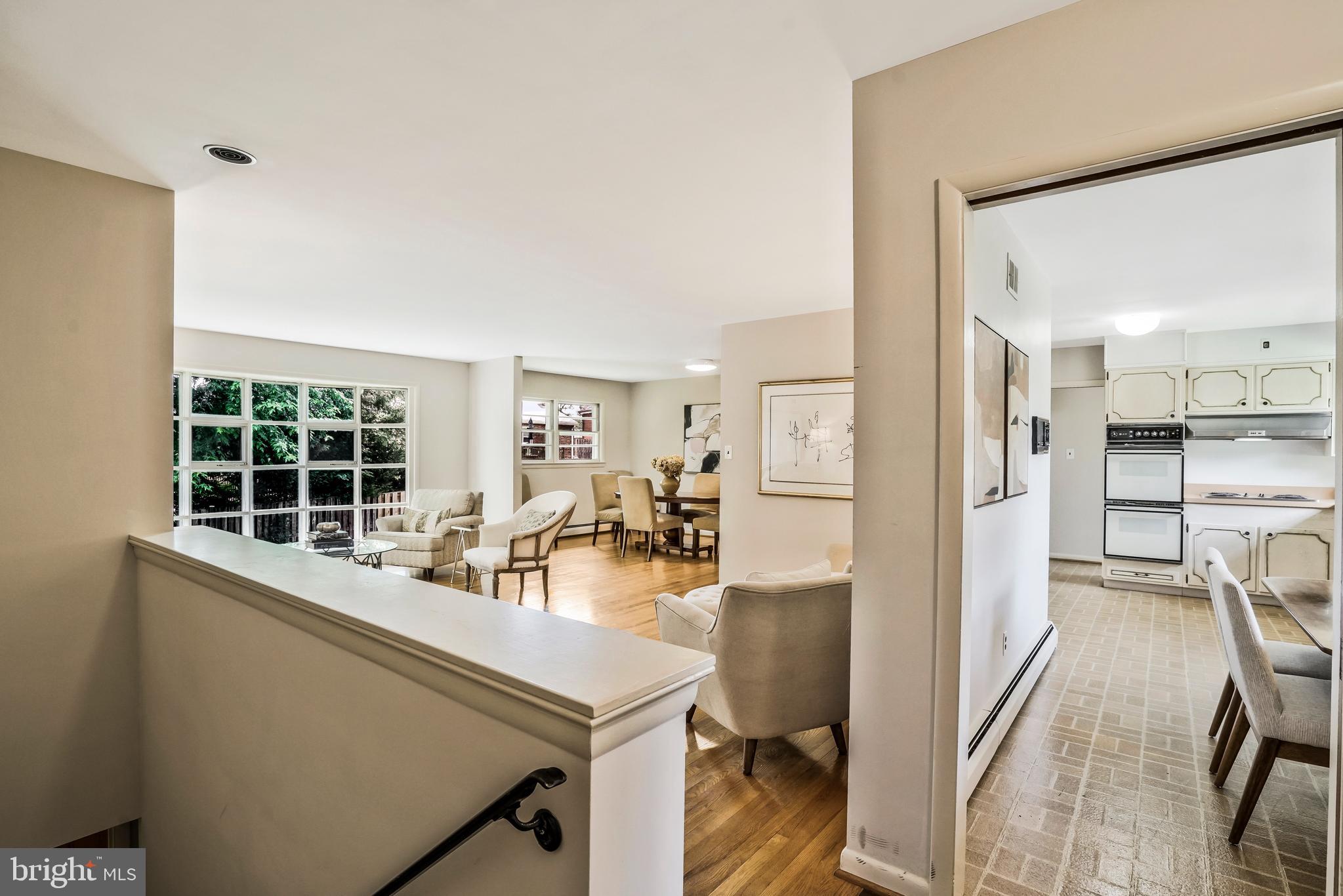 Real estate listing preview #6