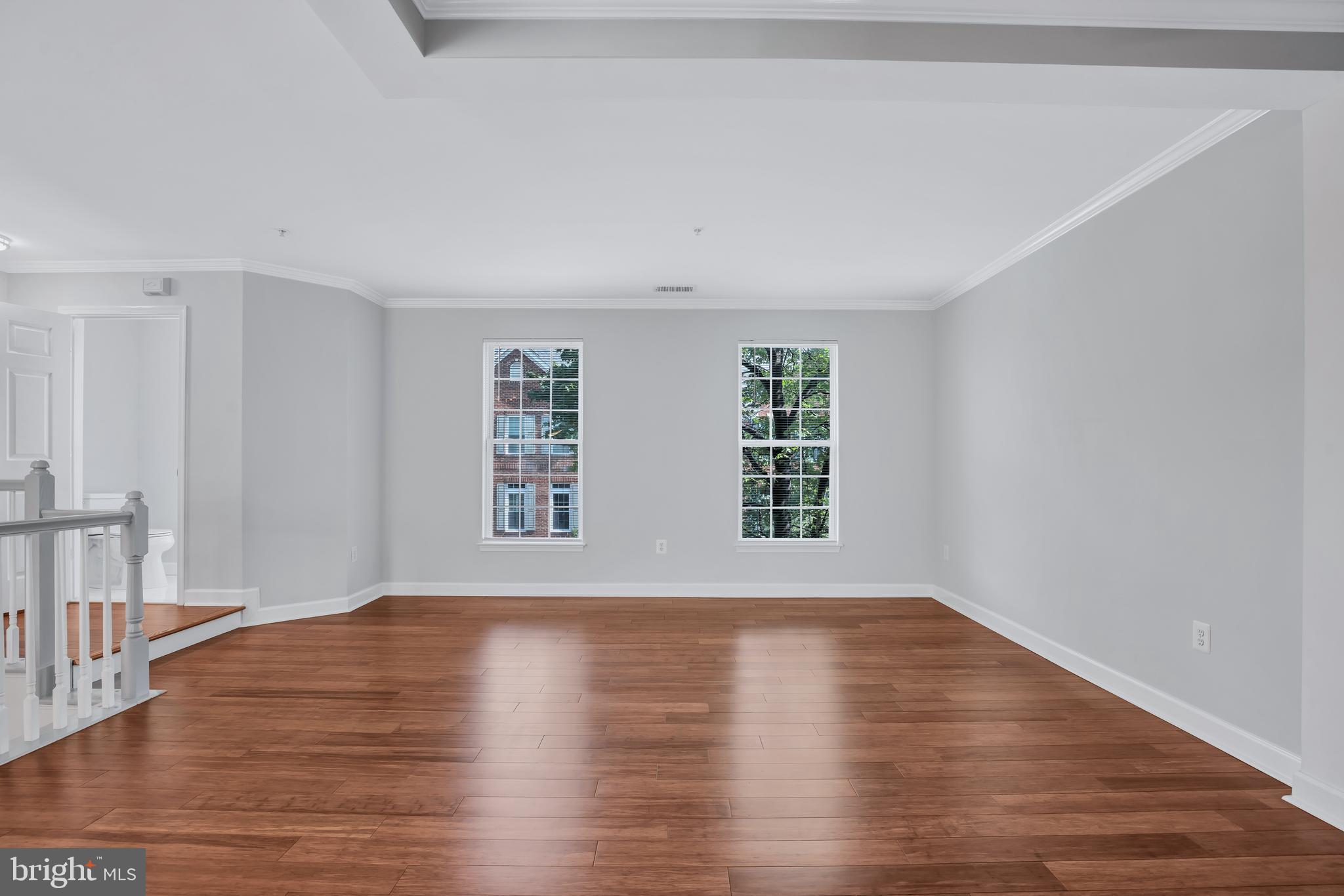 Real estate listing preview #8