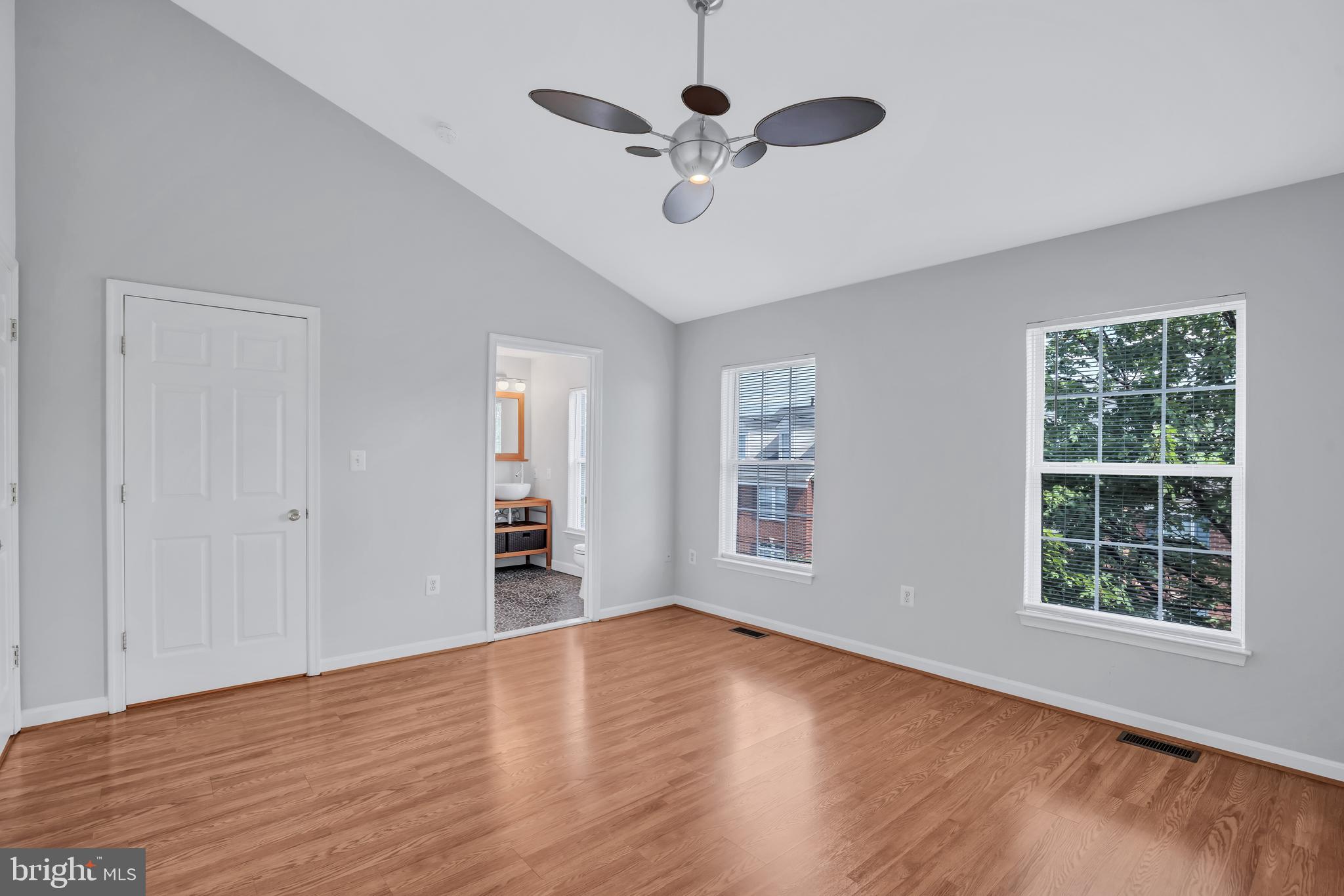 Real estate listing preview #30