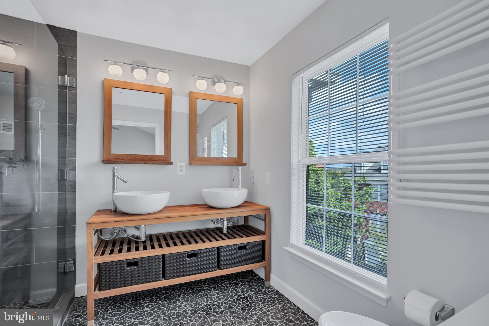 Real estate listing preview #32