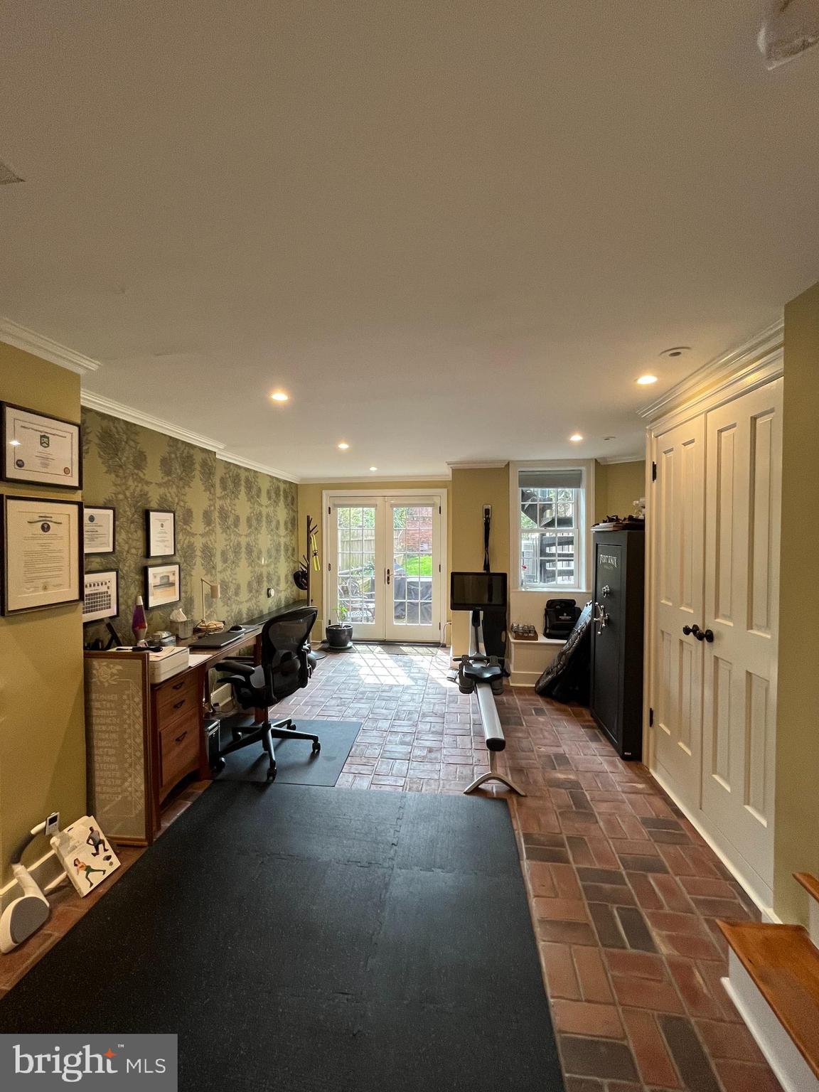 Real estate listing preview #24