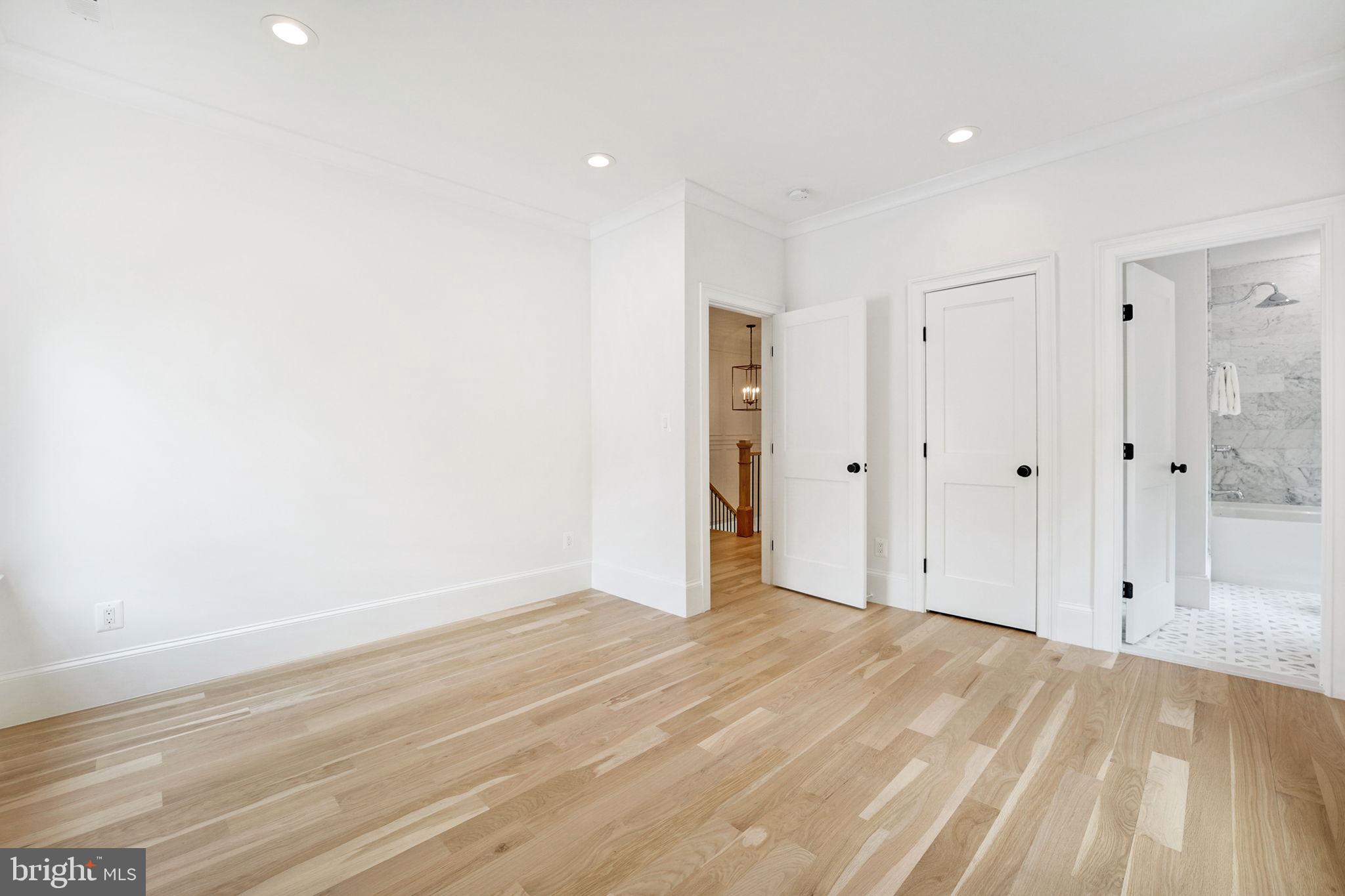 Real estate listing preview #38